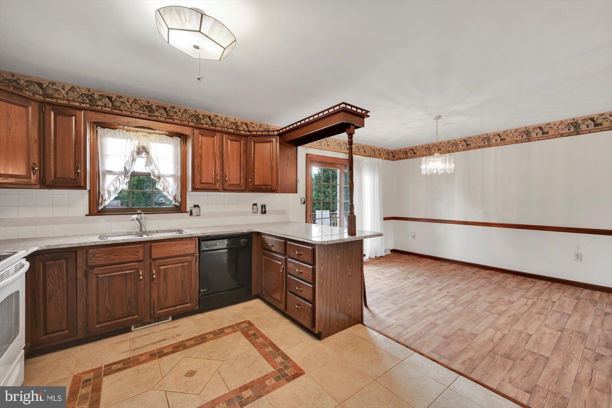 LINCOLN GARDENS - Residential