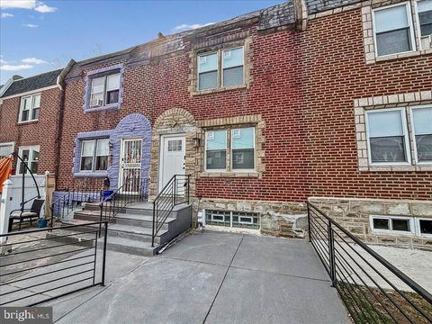 Townhouse For Sale - 610 E Annsbury Street<br/> PHILADELPHIA, PA 19120