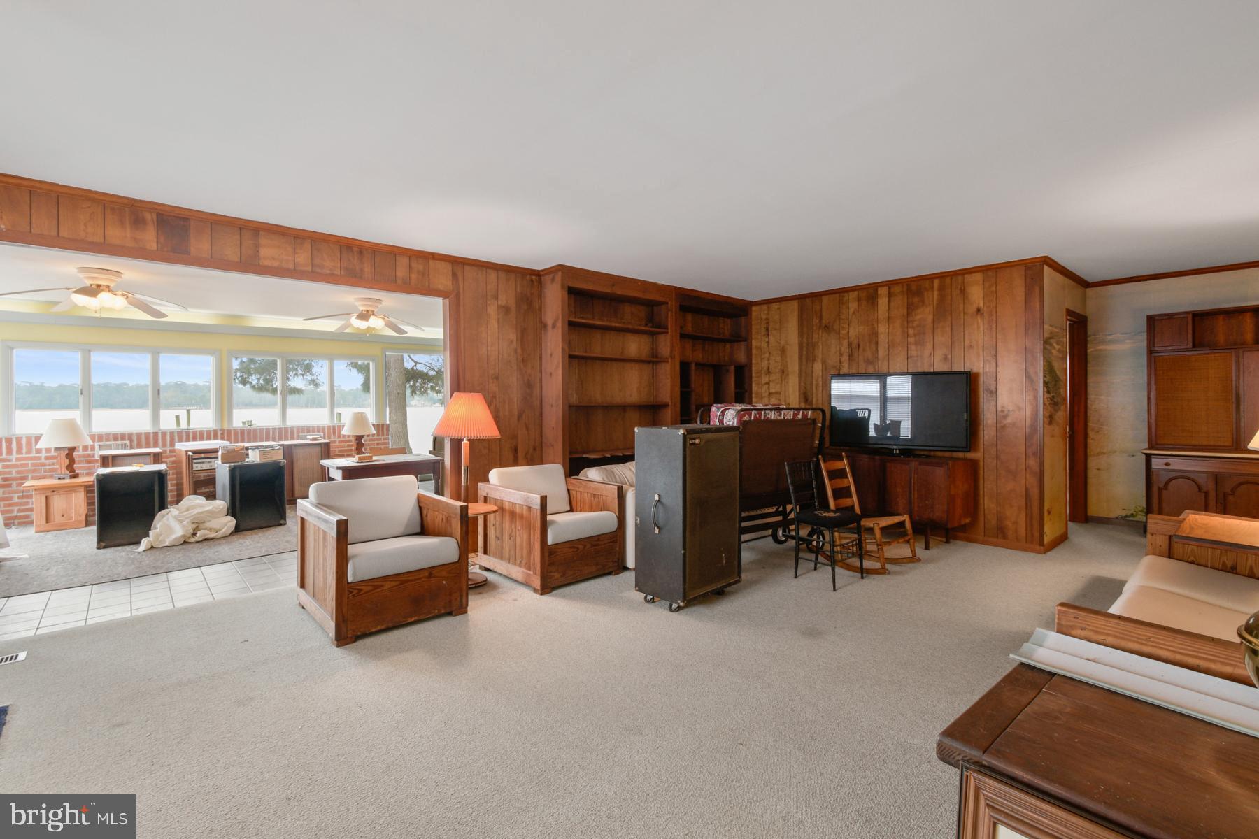 HOLIDAY HARBOR - Residential