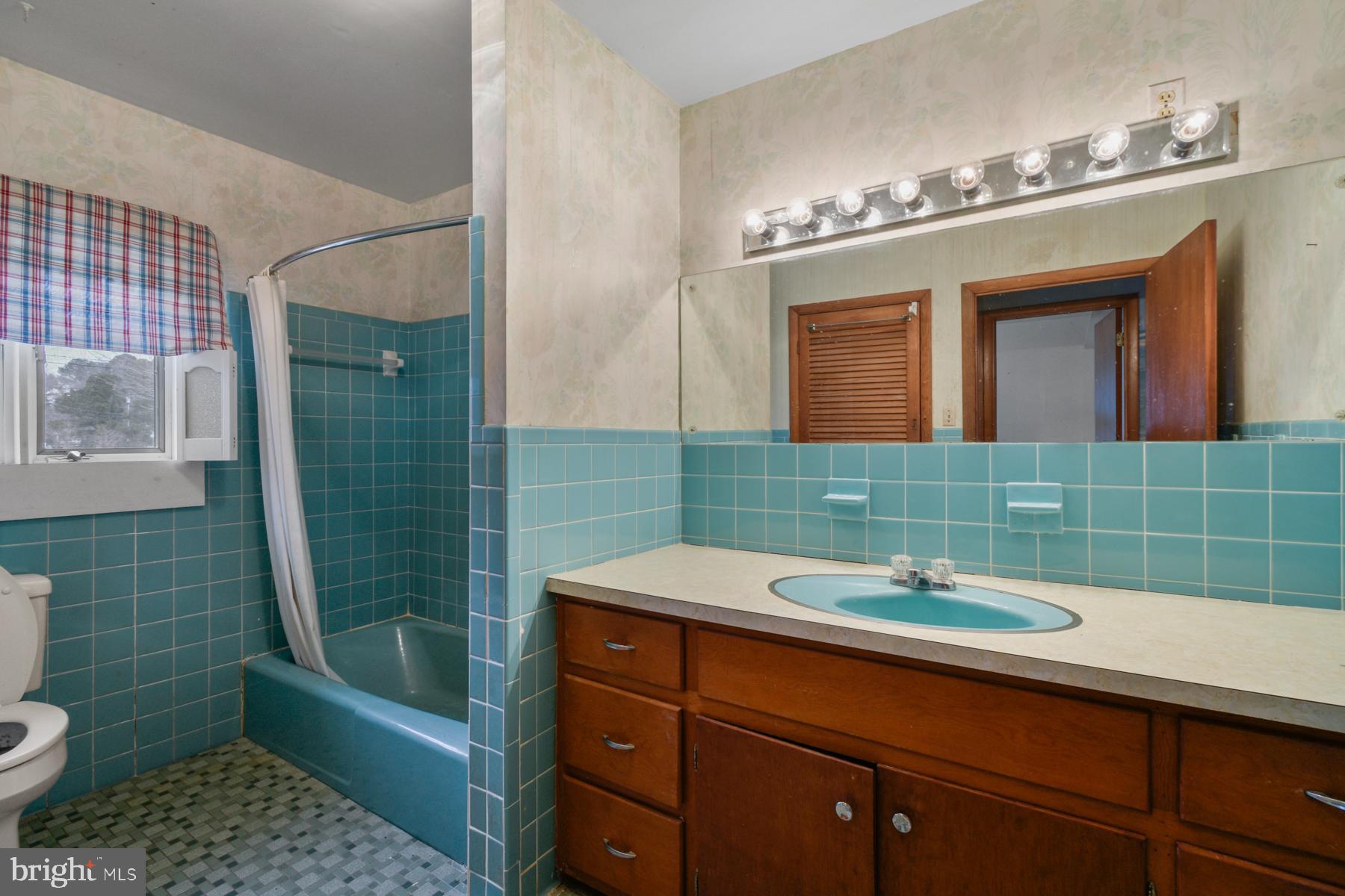 HOLIDAY HARBOR - Residential