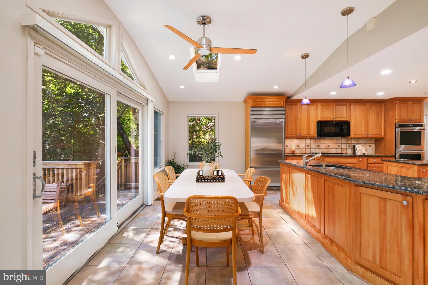 LUXMANOR - Residential