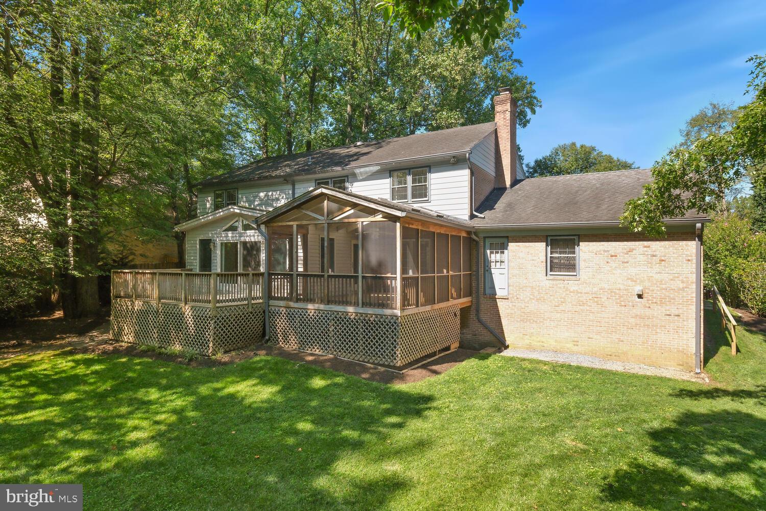 LUXMANOR - Residential