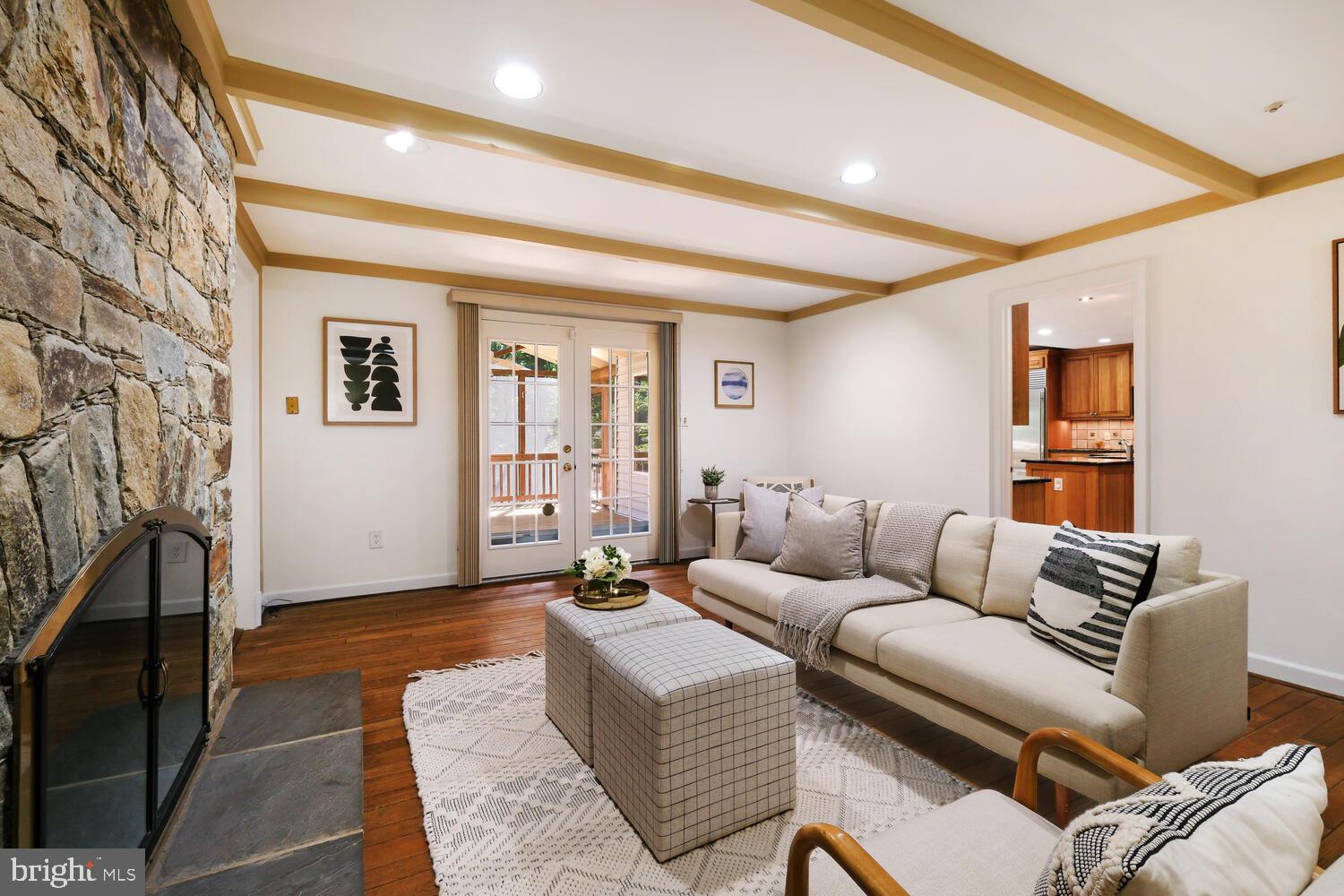 LUXMANOR - Residential