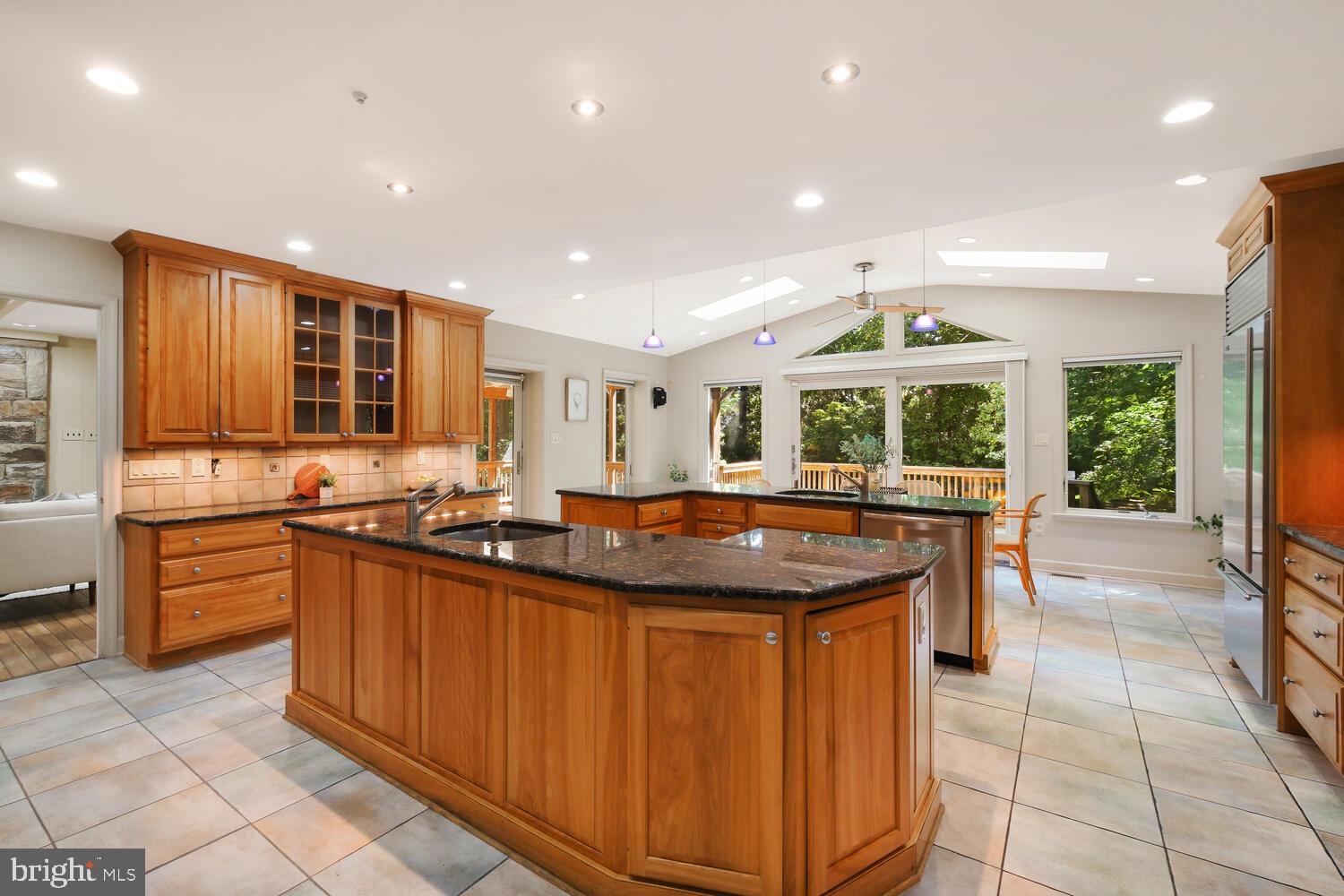 LUXMANOR - Residential