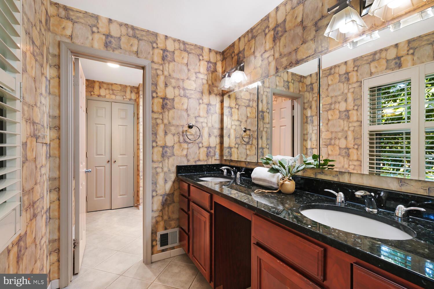 LUXMANOR - Residential