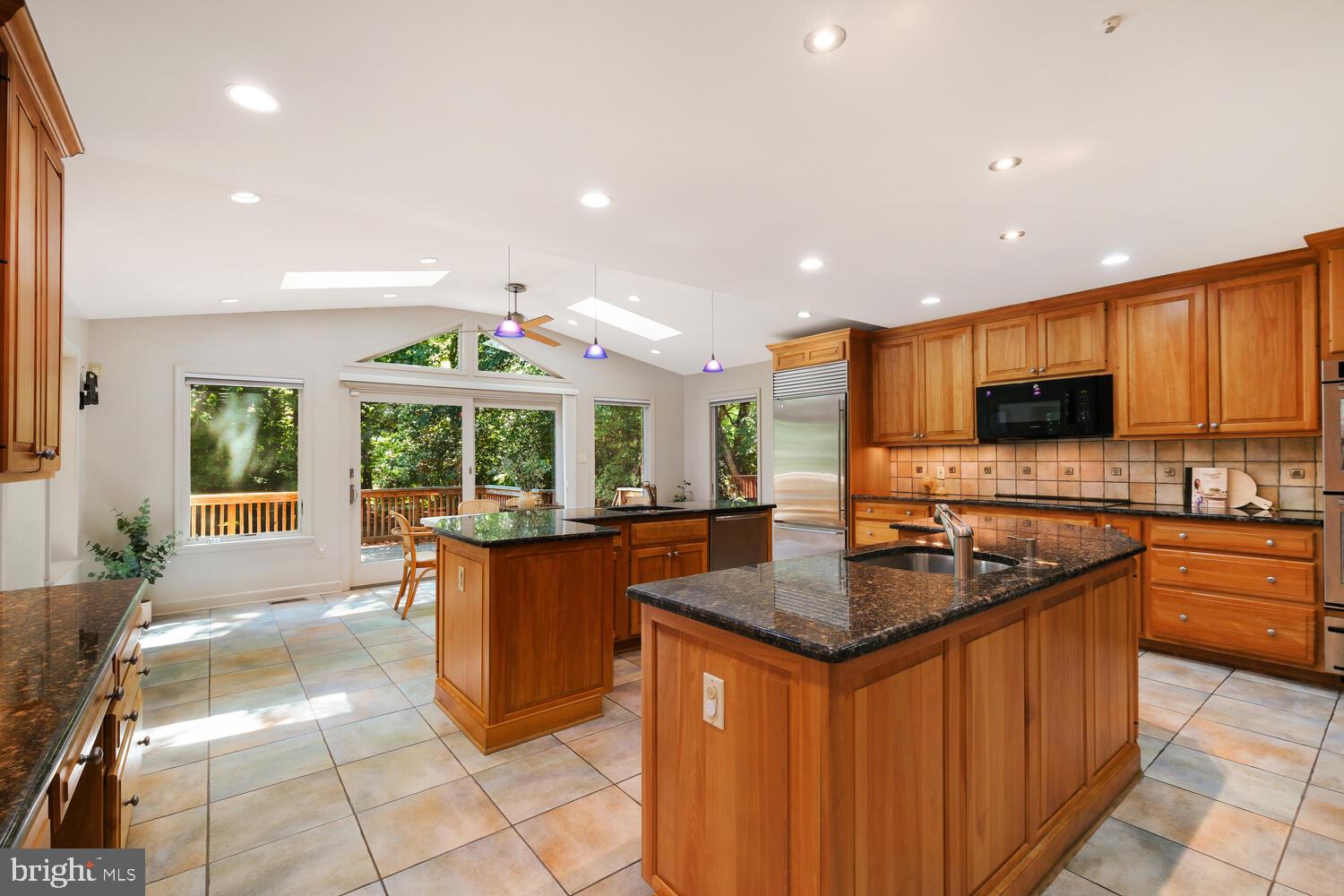 LUXMANOR - Residential