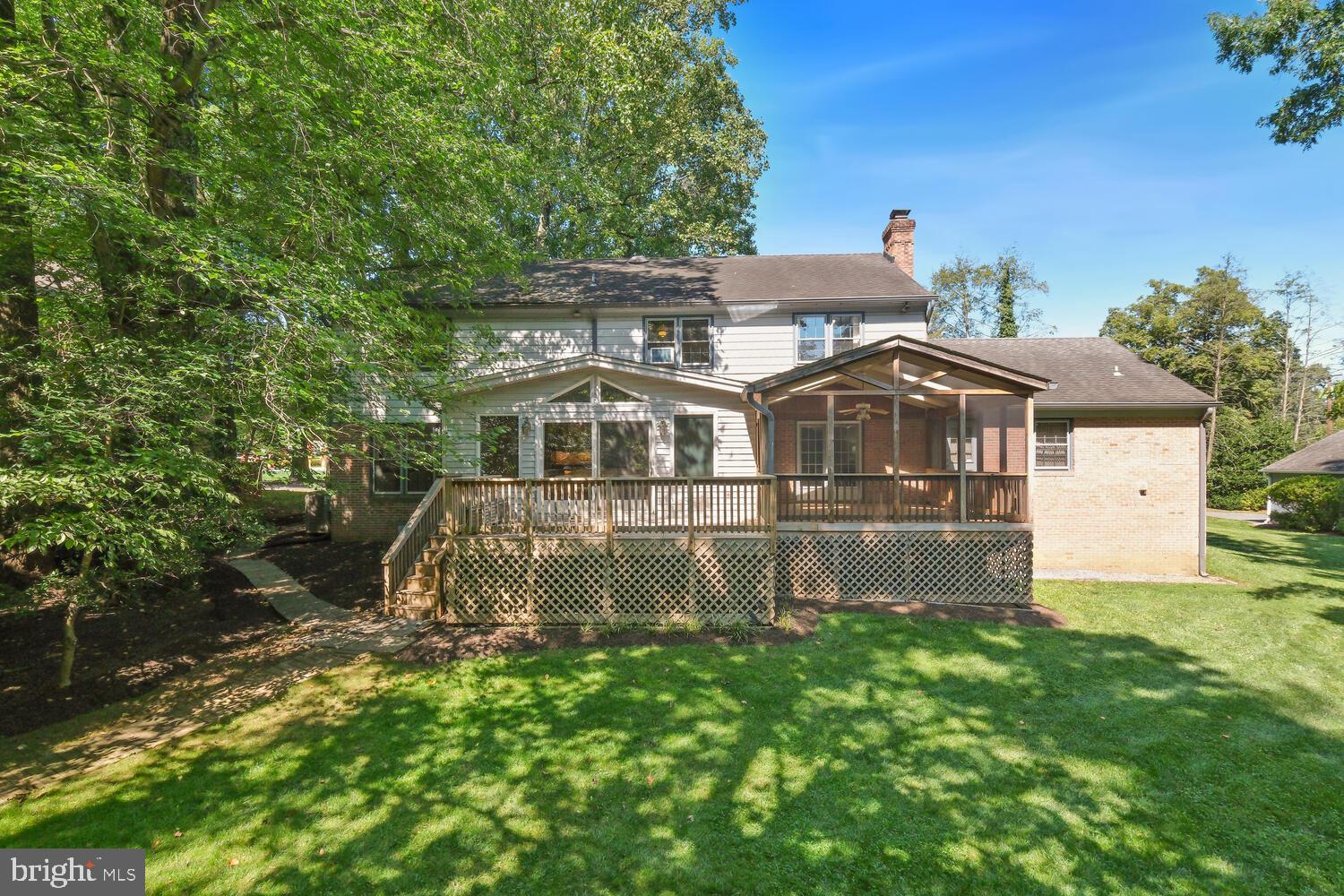 LUXMANOR - Residential