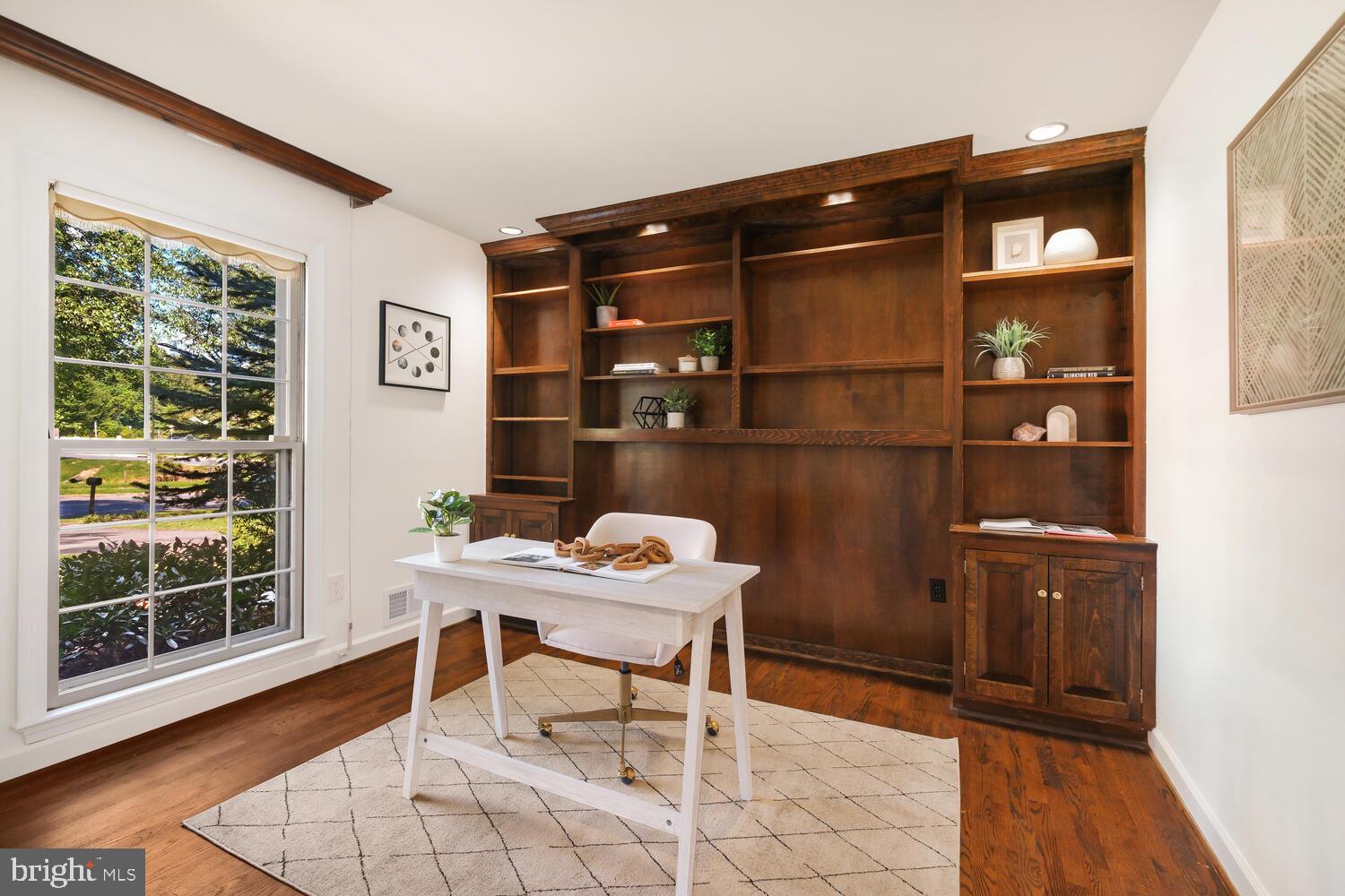 LUXMANOR - Residential