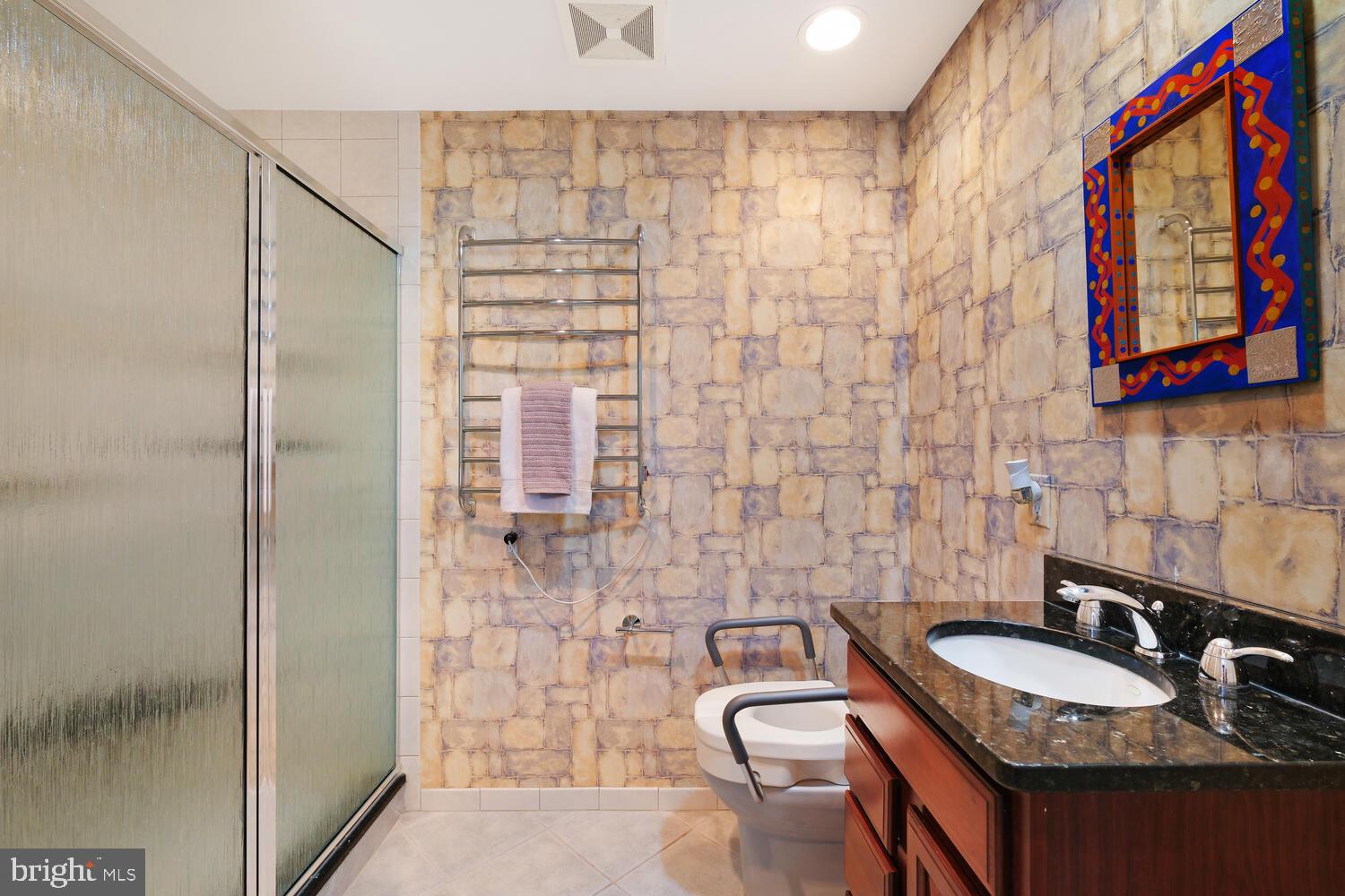 LUXMANOR - Residential