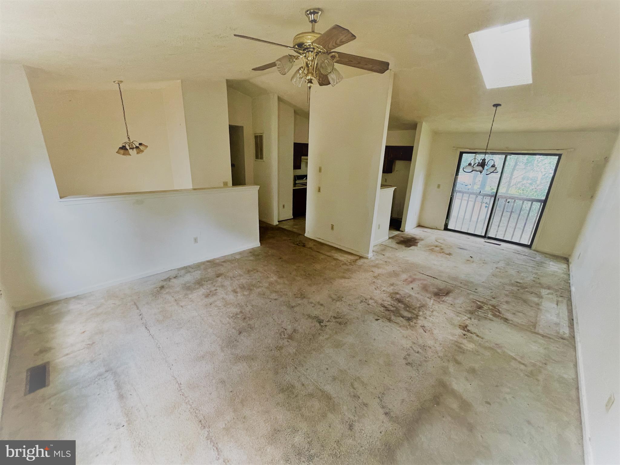 LAKE LAND OR - Residential