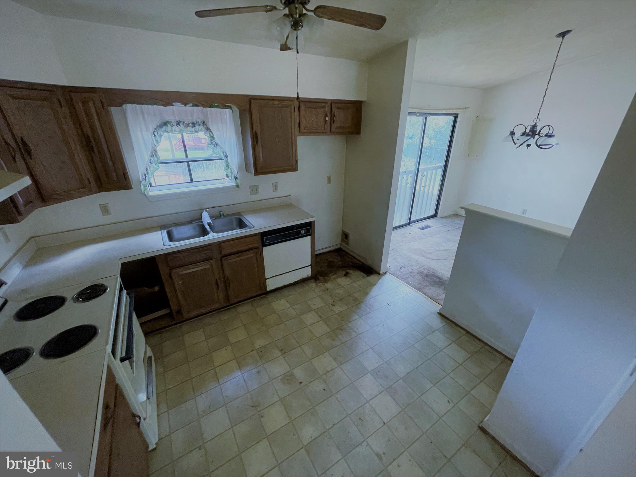 LAKE LAND OR - Residential