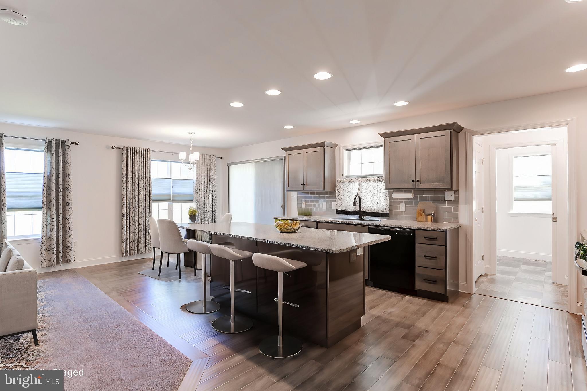 HIGHLAND RIDGE - Residential