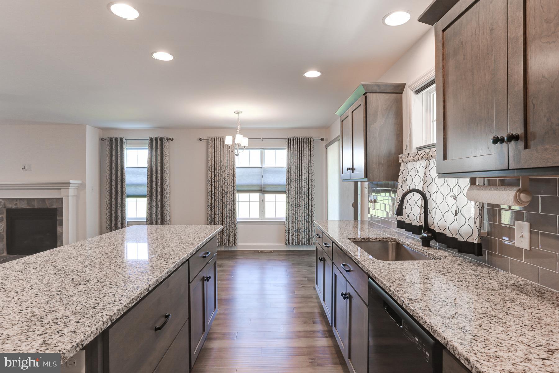 HIGHLAND RIDGE - Residential