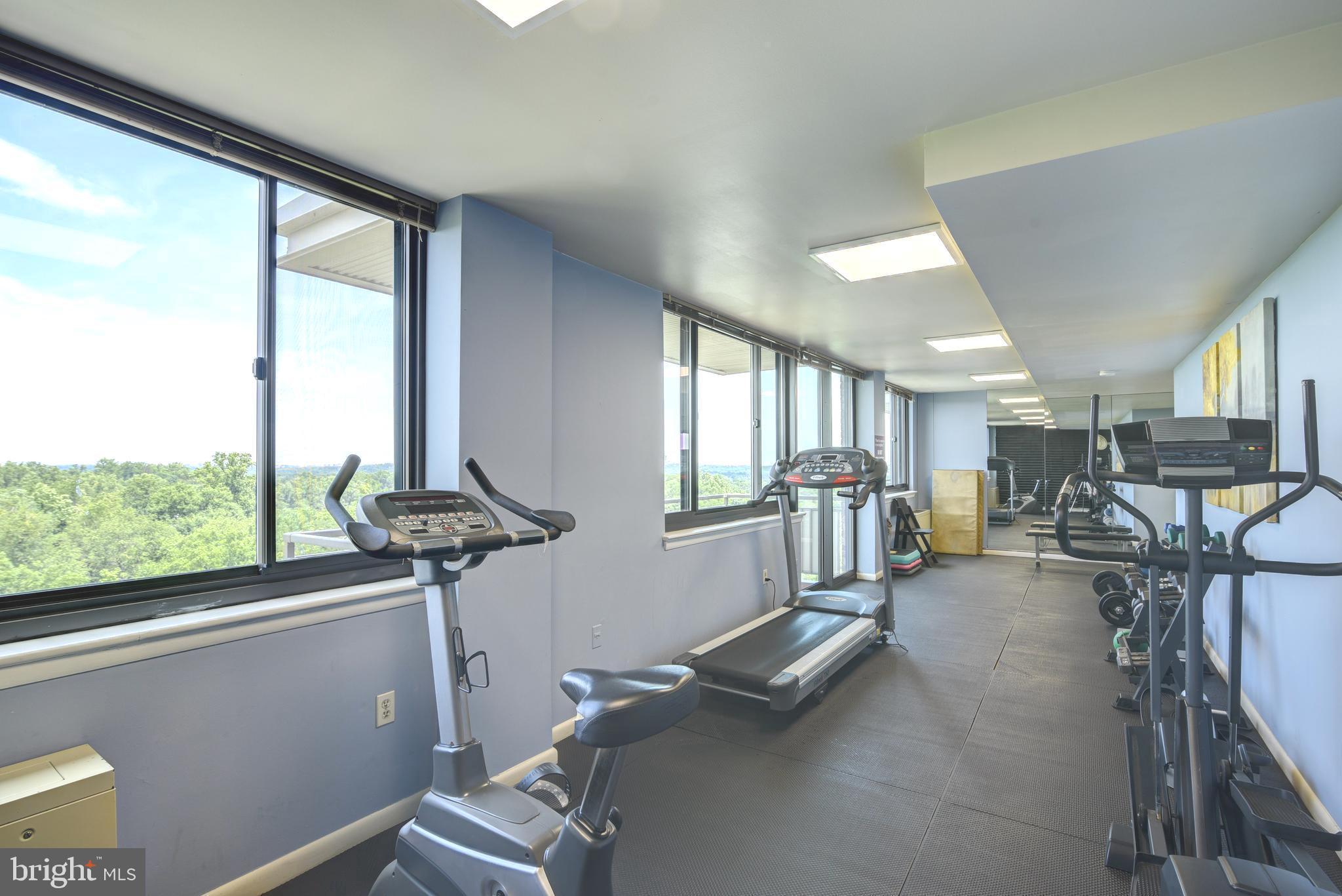 STONERIDGE KNOLL - Residential