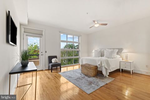 Tiny photo for 526 13th Street SE #B, WASHINGTON, DC 20003 (MLS # DCDC2257656)