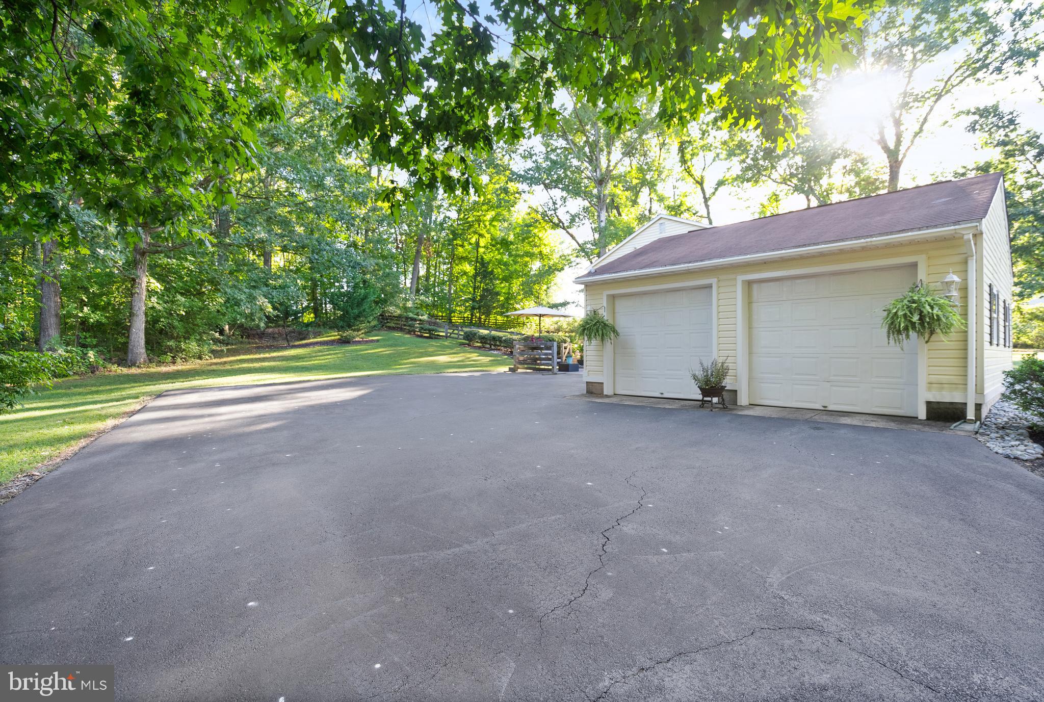 BROKEN HILLS - Residential