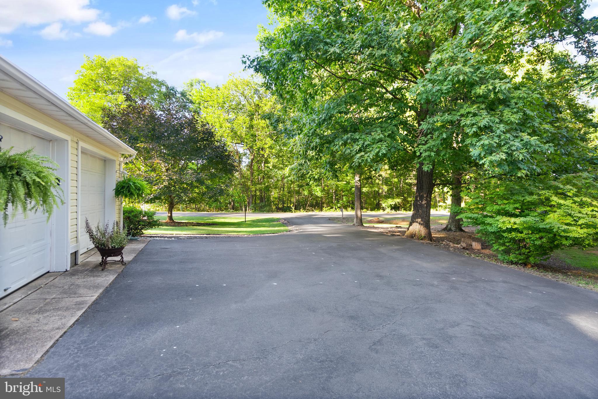 BROKEN HILLS - Residential