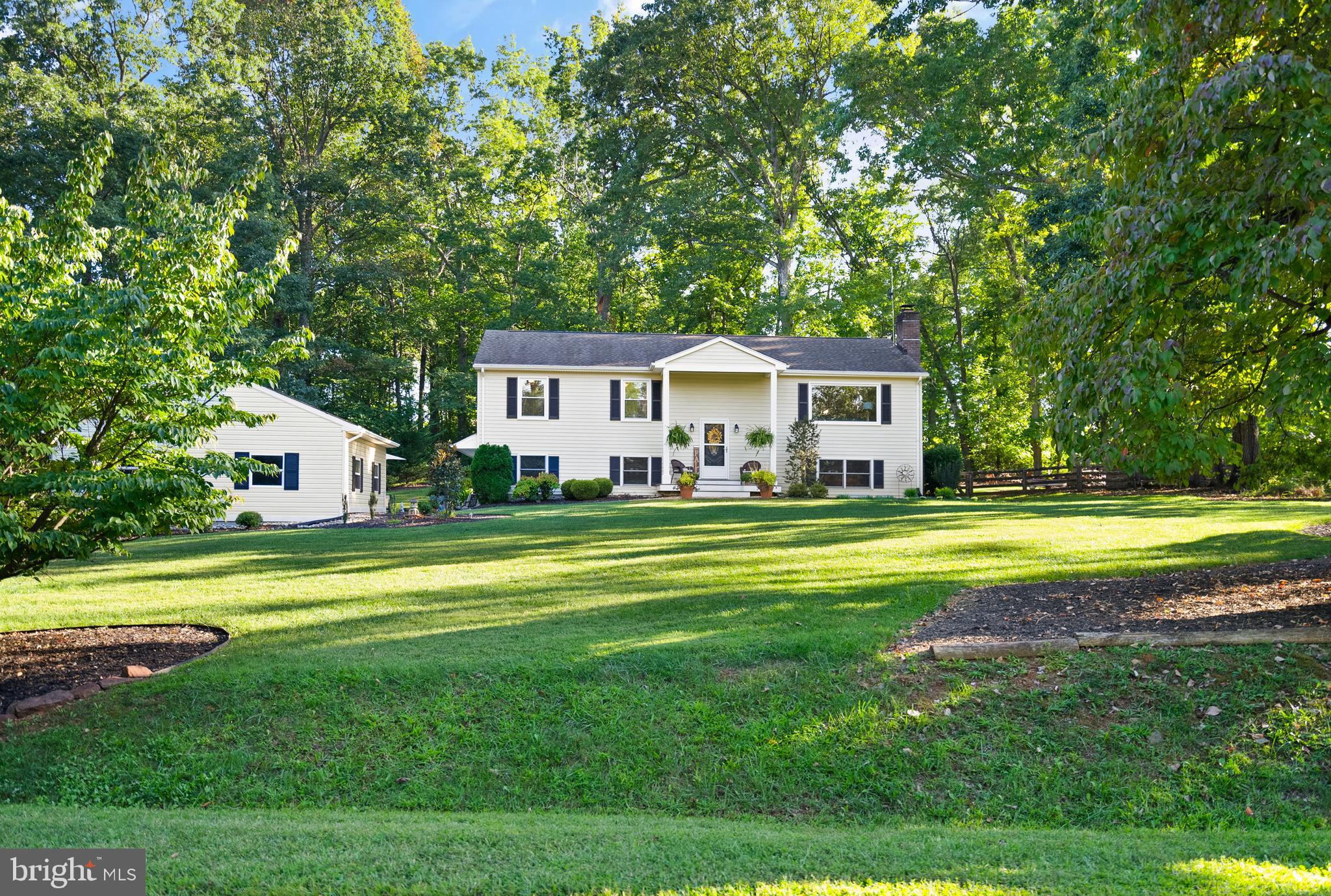 BROKEN HILLS - Residential