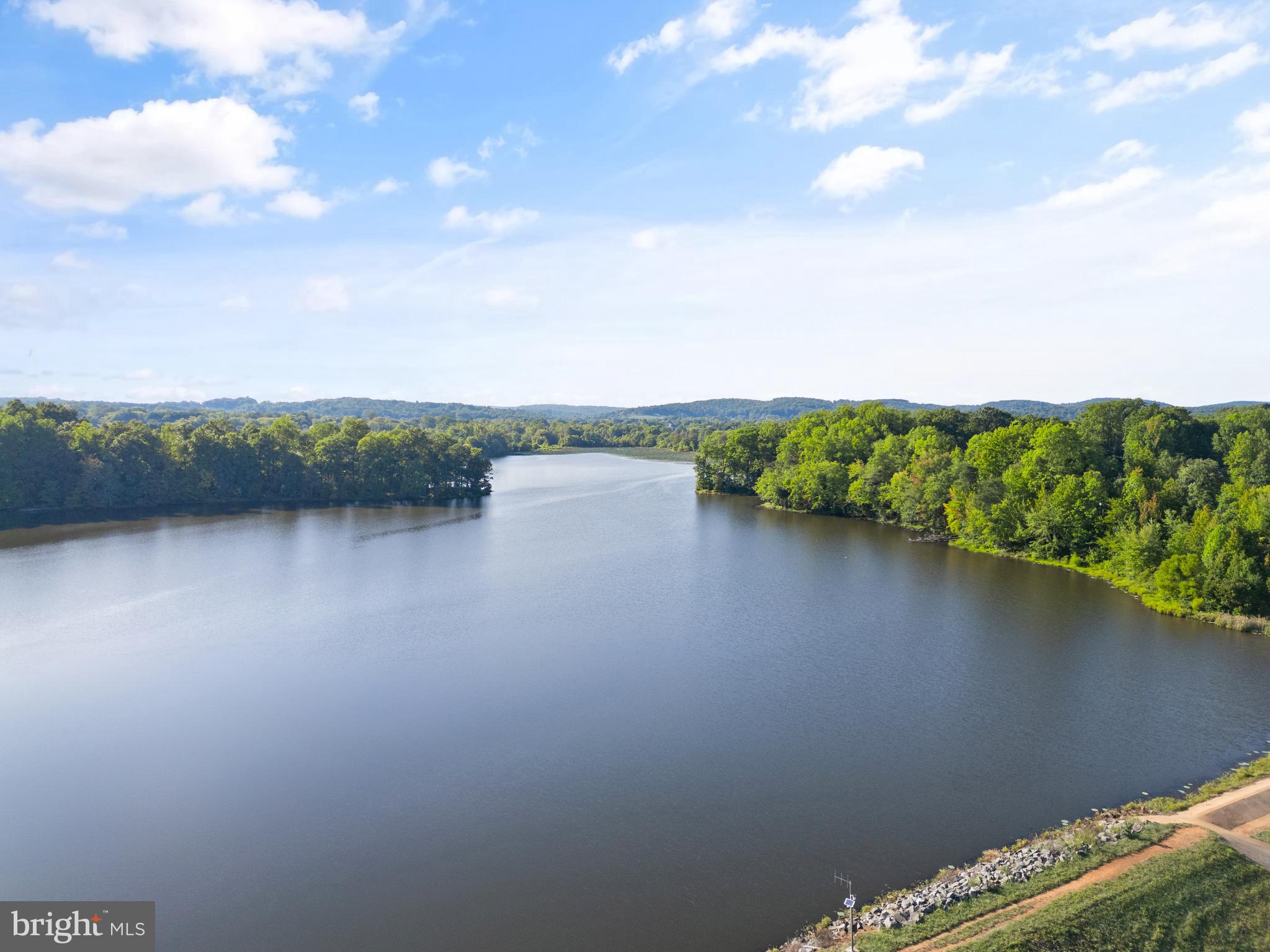 BROKEN HILLS - Residential