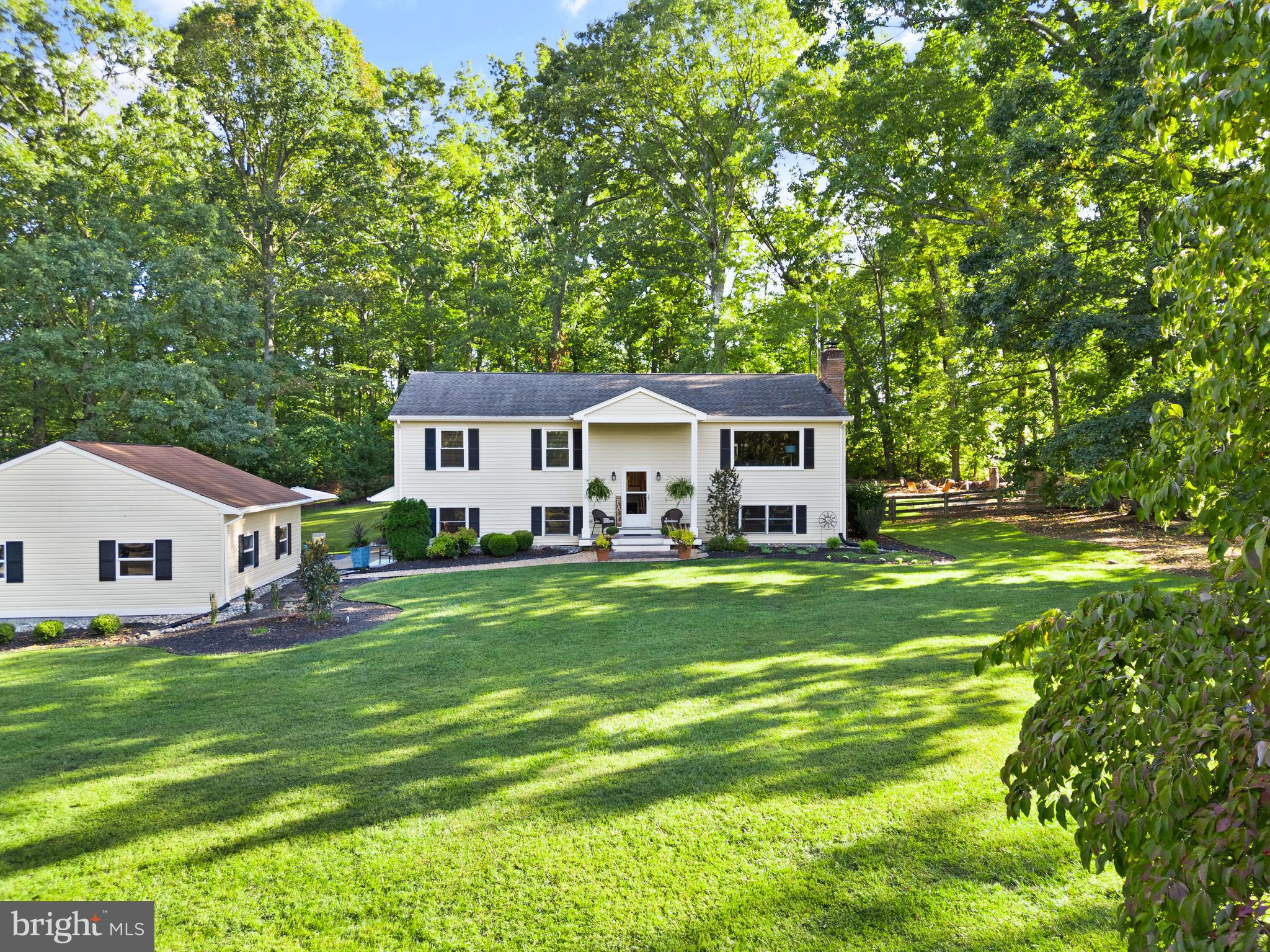 BROKEN HILLS - Residential