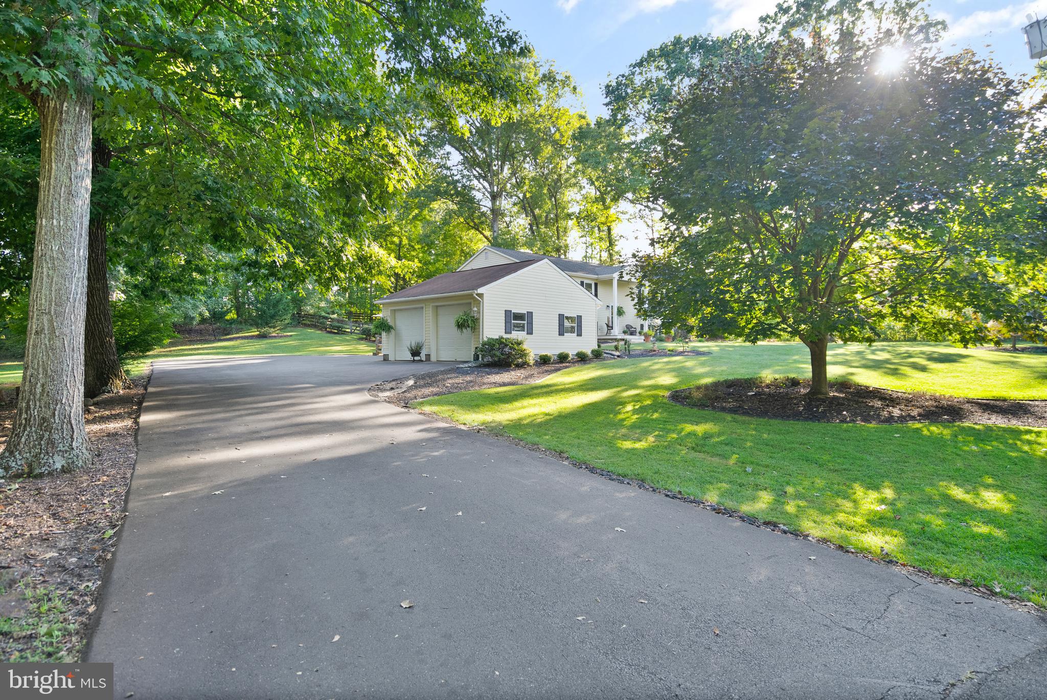 BROKEN HILLS - Residential