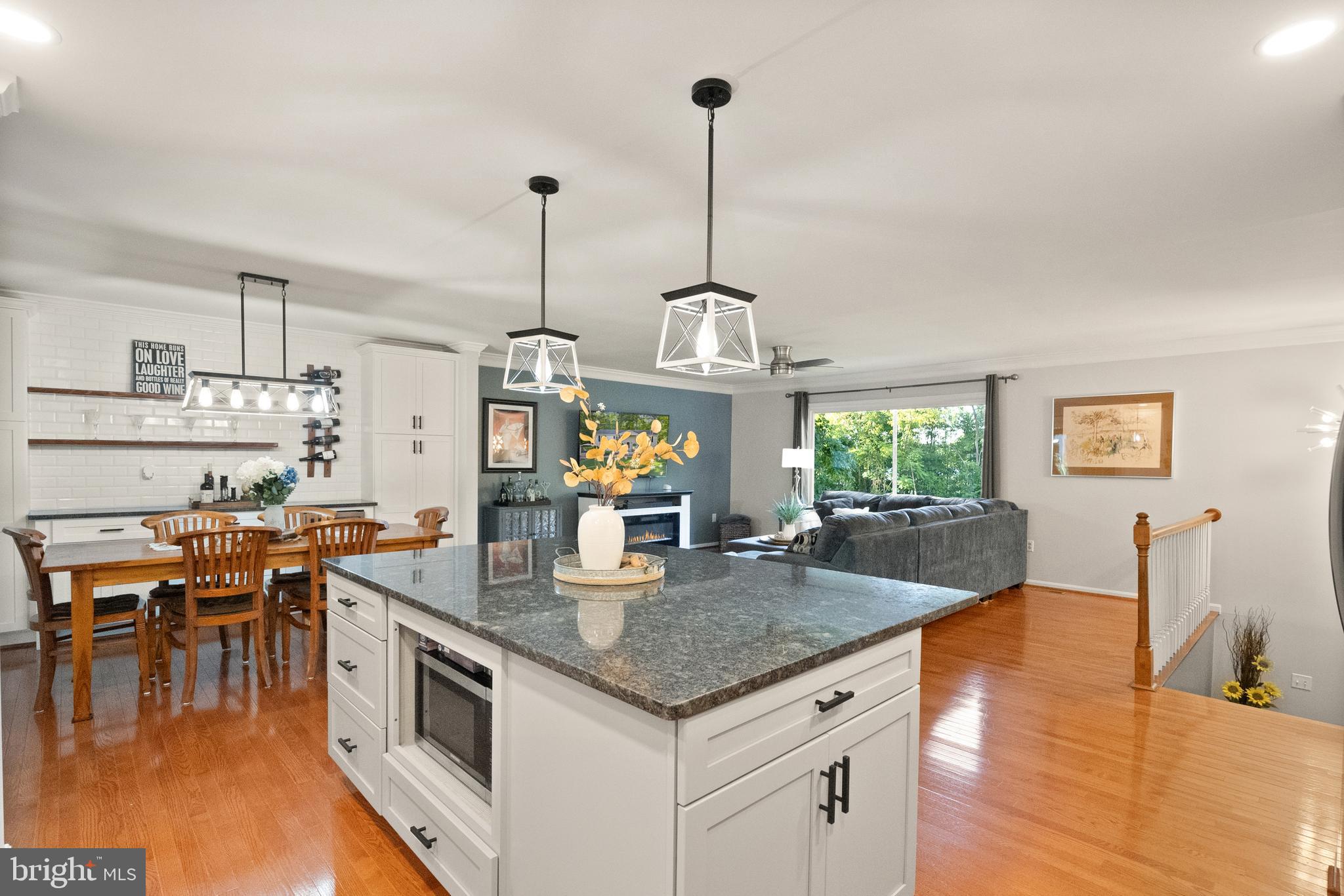 BROKEN HILLS - Residential