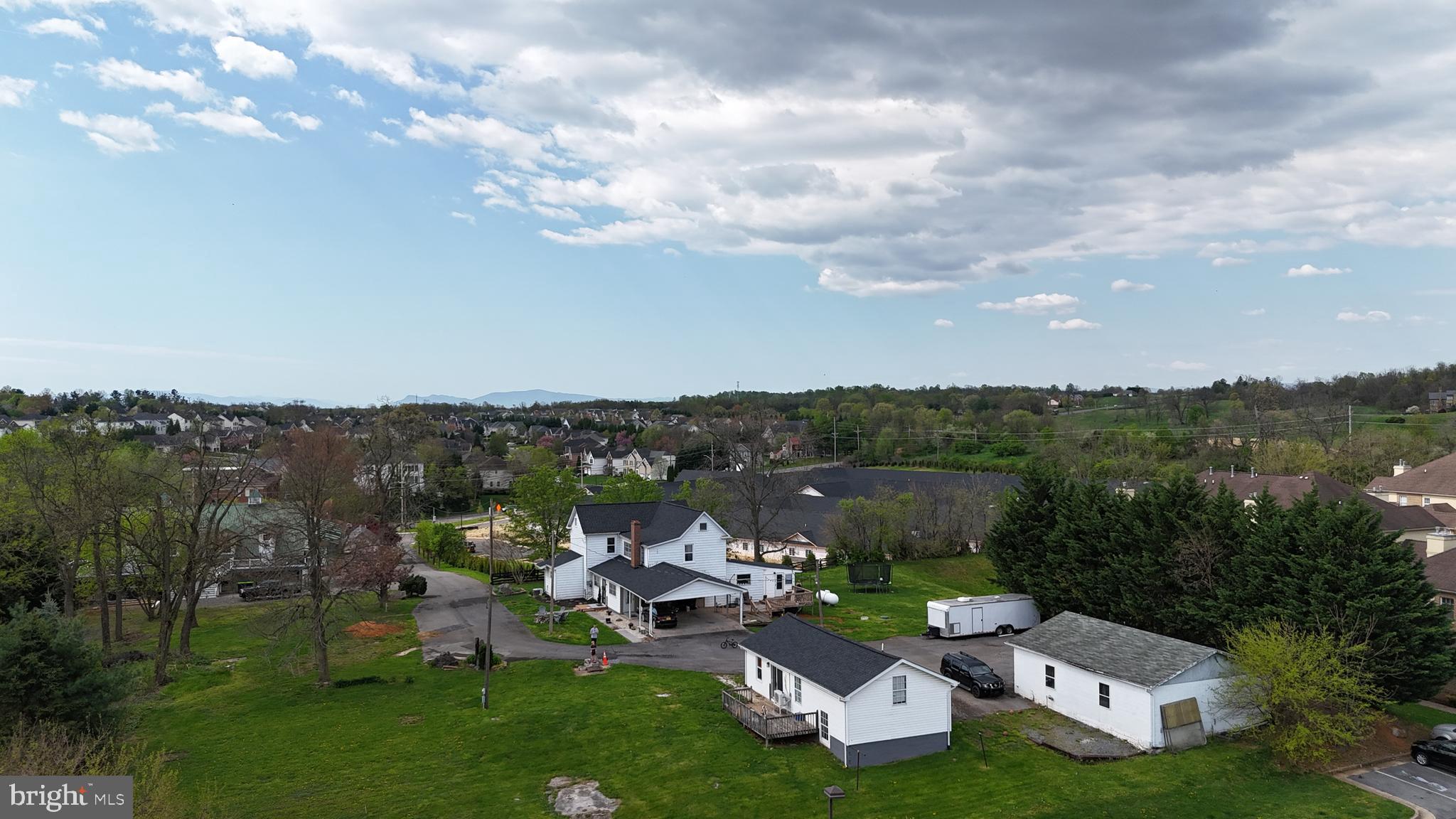 908 CEDAR CREEK GRADE