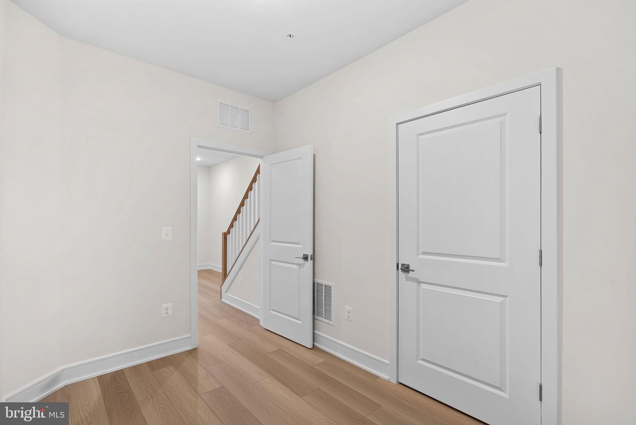 DEMOTT & SILVER - Residential