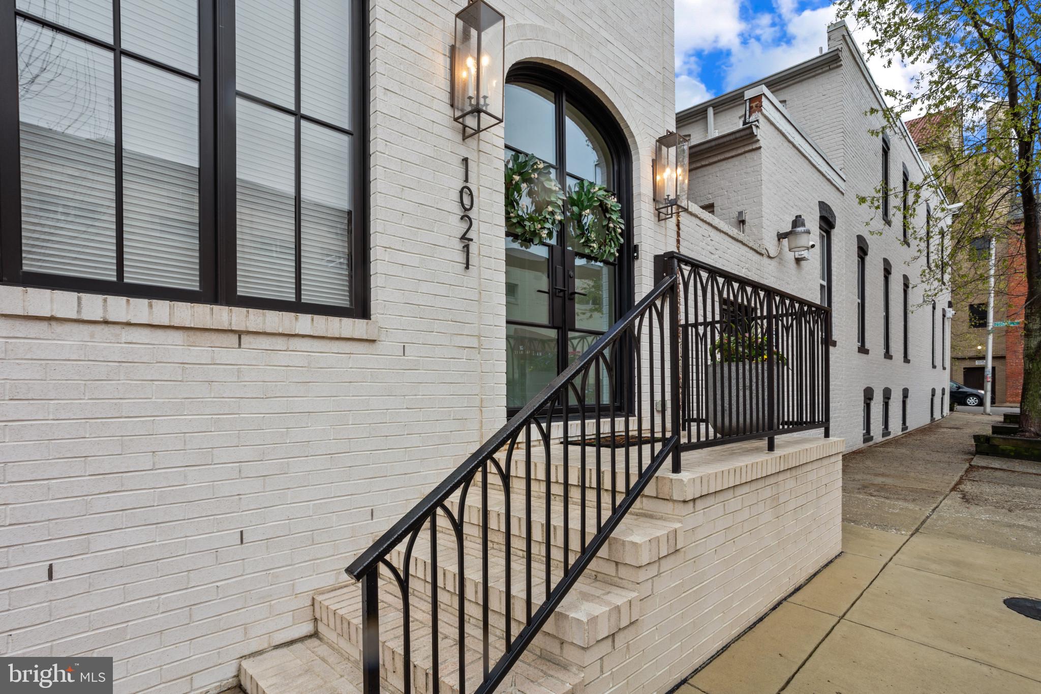 1021 BINNEY STREET