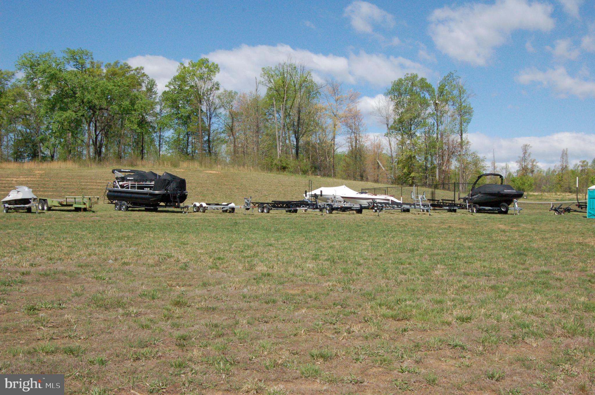 NOAHS LANDING - Land