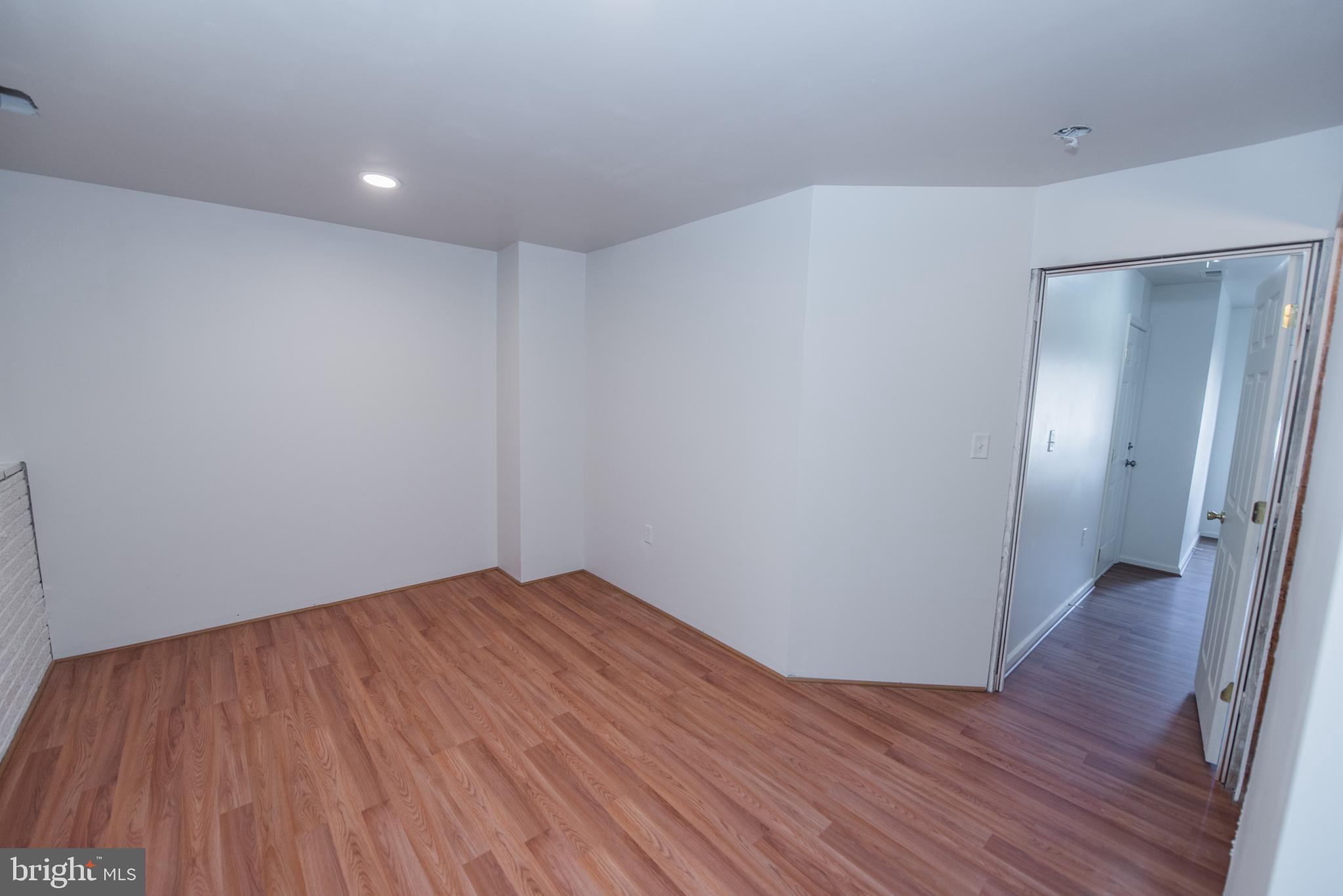 MARSHALL SQUARE - Residential