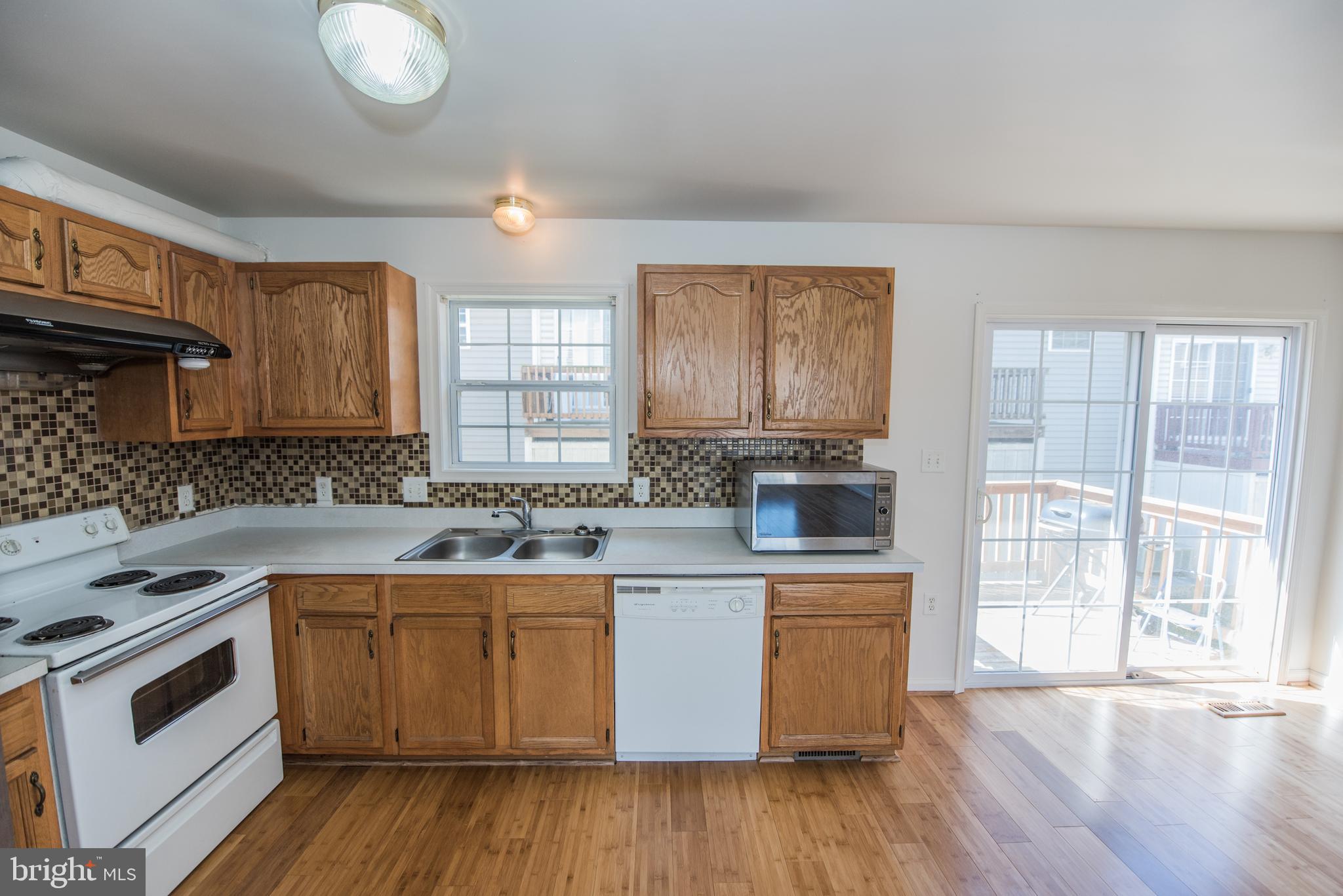 MARSHALL SQUARE - Residential