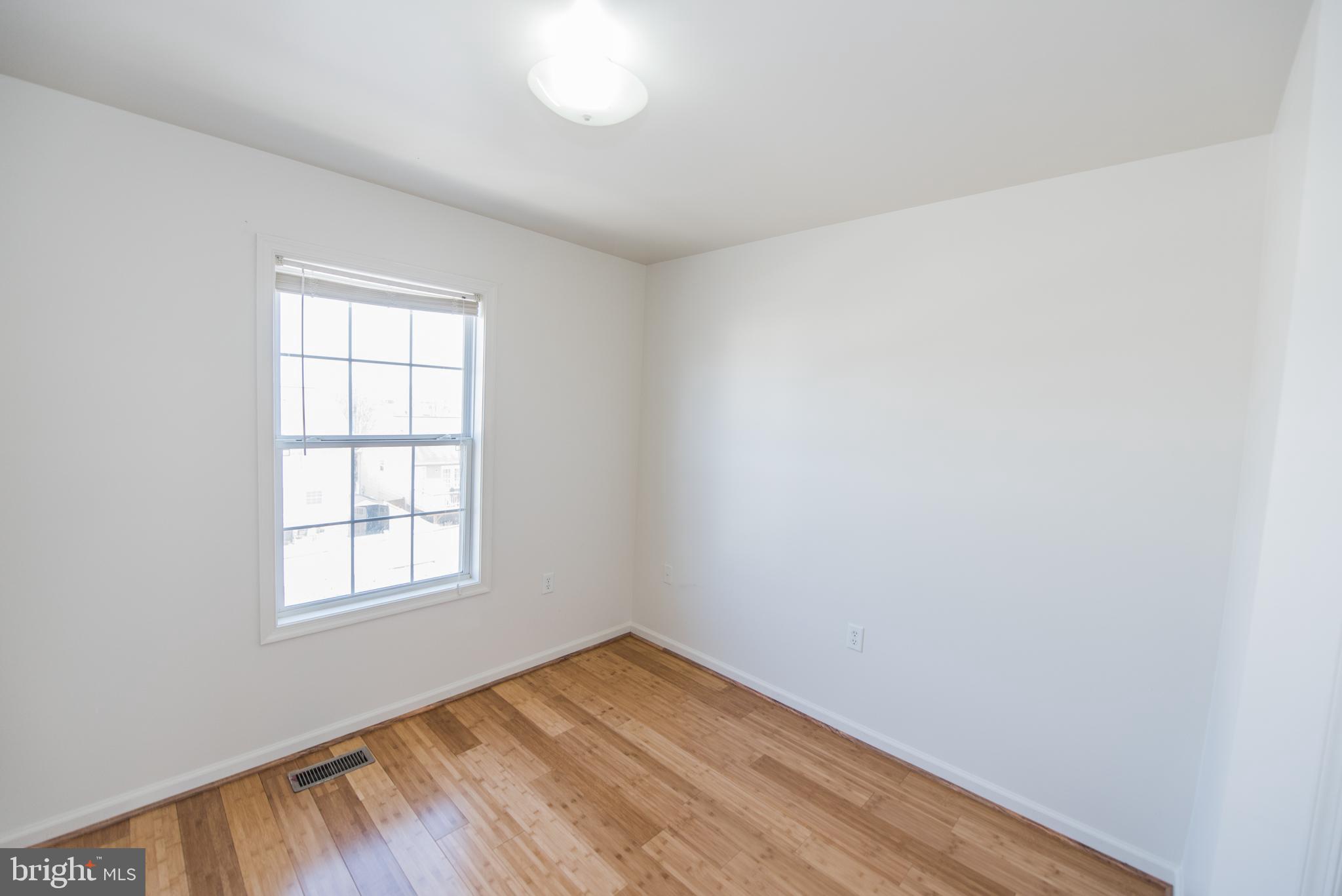 MARSHALL SQUARE - Residential