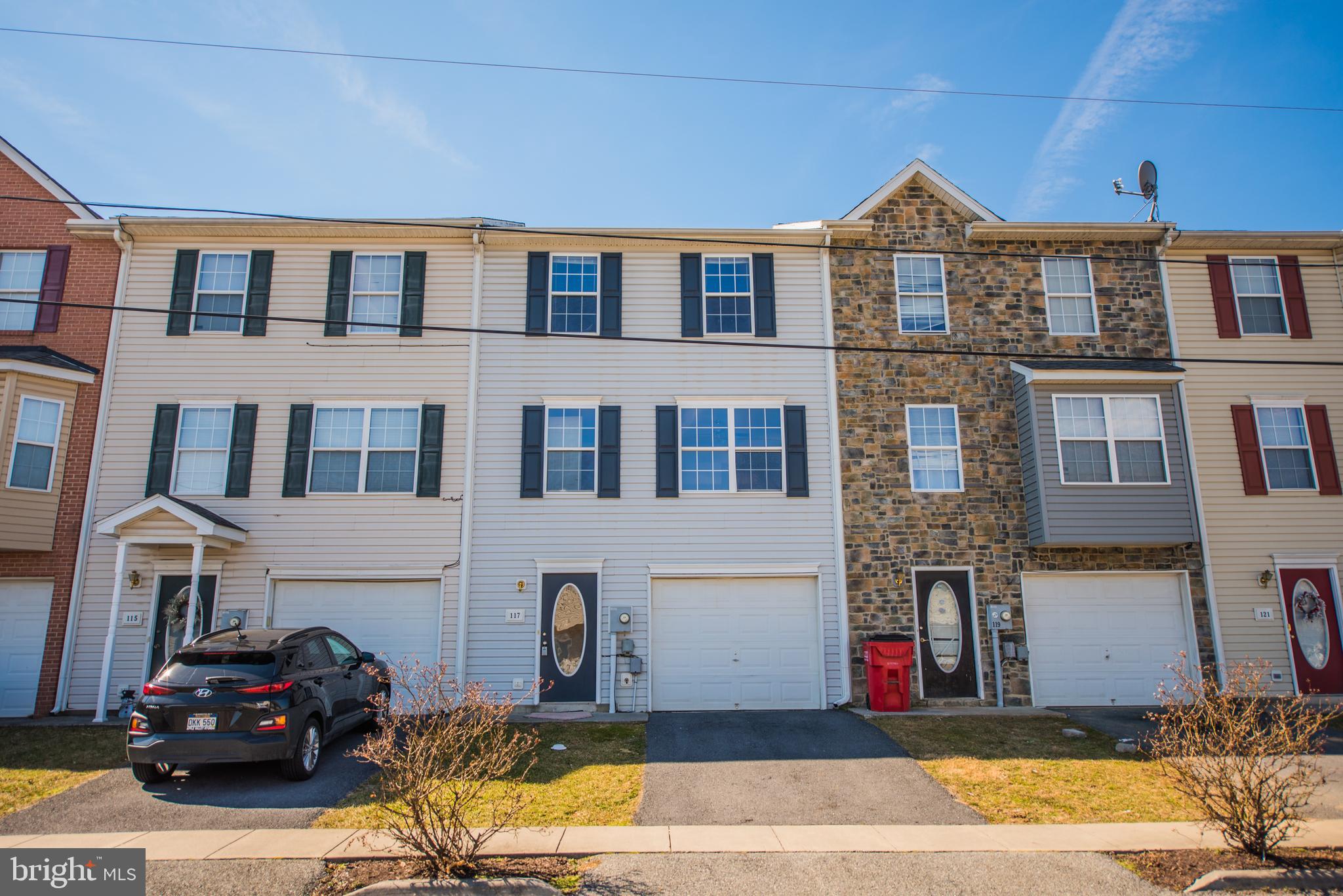 MARSHALL SQUARE - Residential