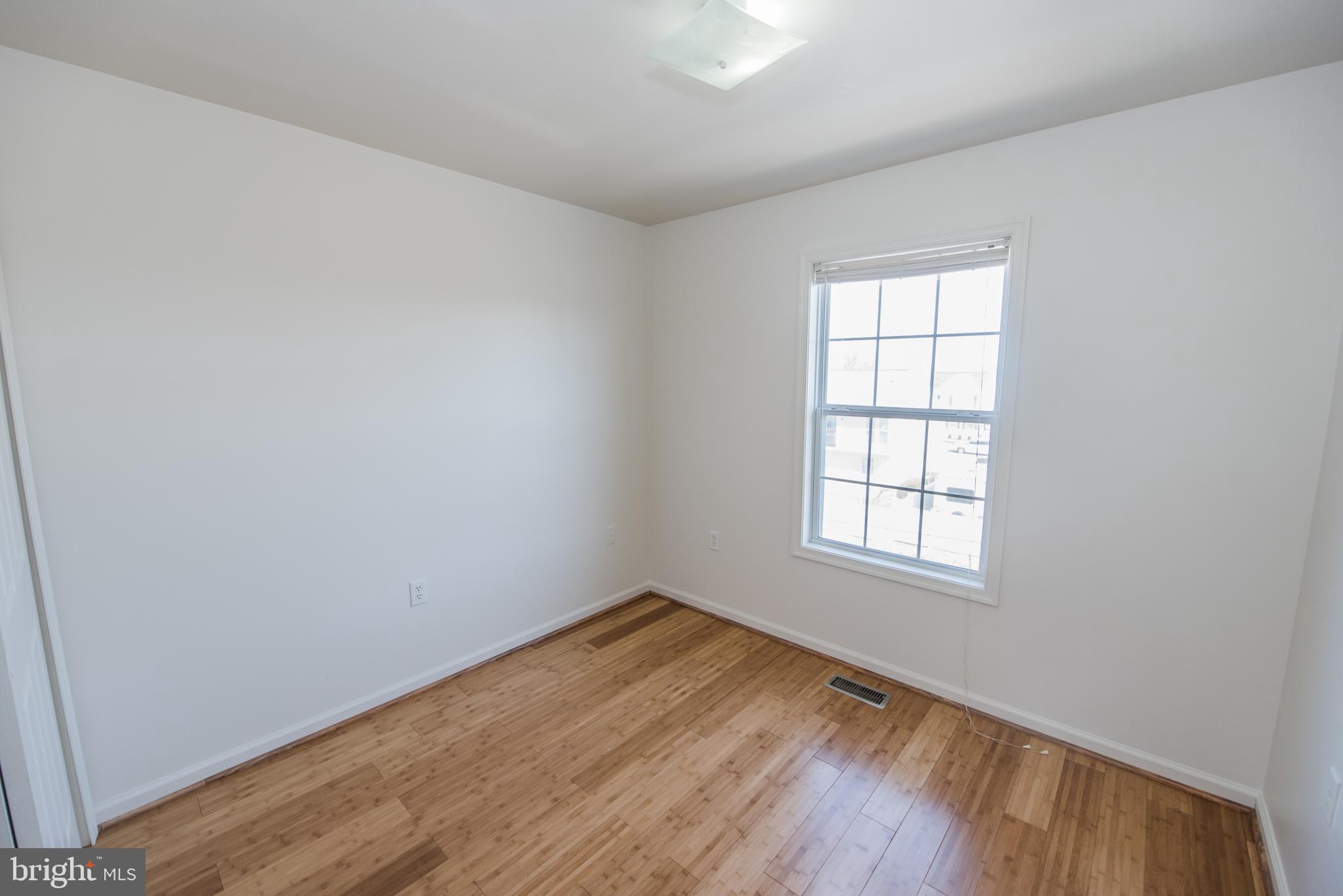 MARSHALL SQUARE - Residential