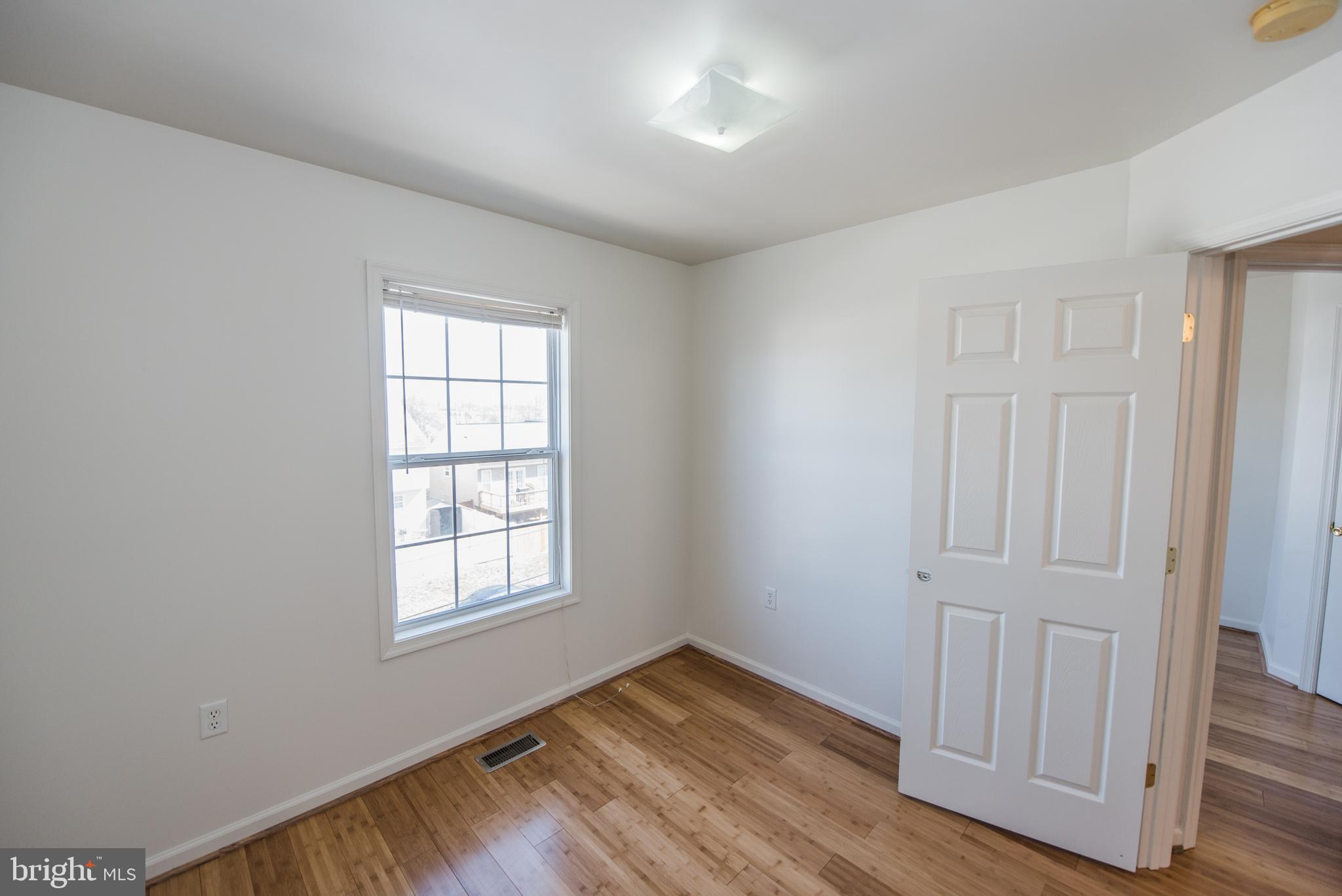 MARSHALL SQUARE - Residential