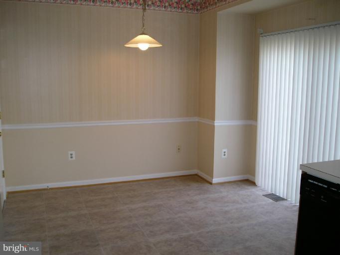 MCNAIR FARMS LANDBAY - Residential Lease