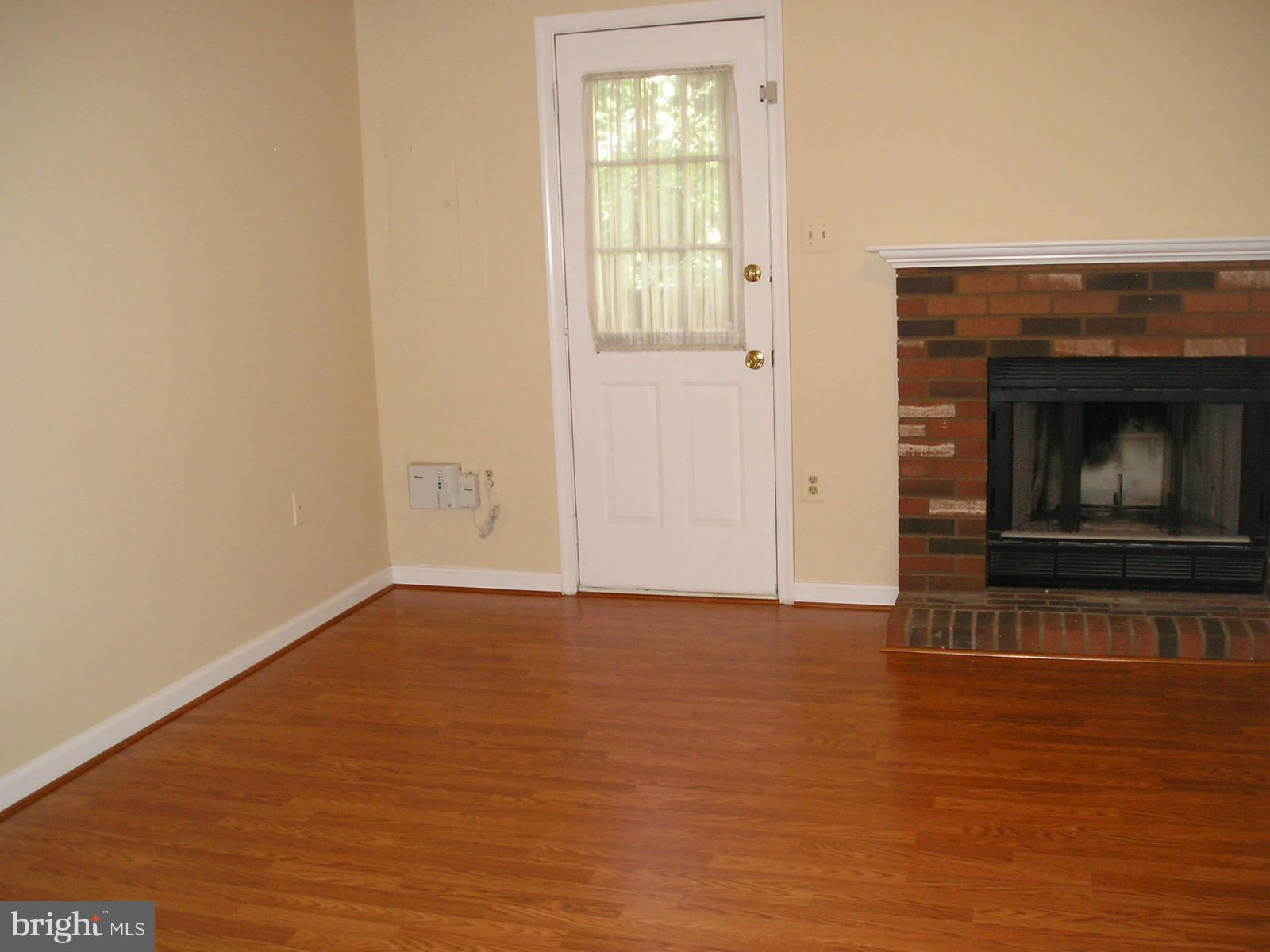 MCNAIR FARMS LANDBAY - Residential Lease