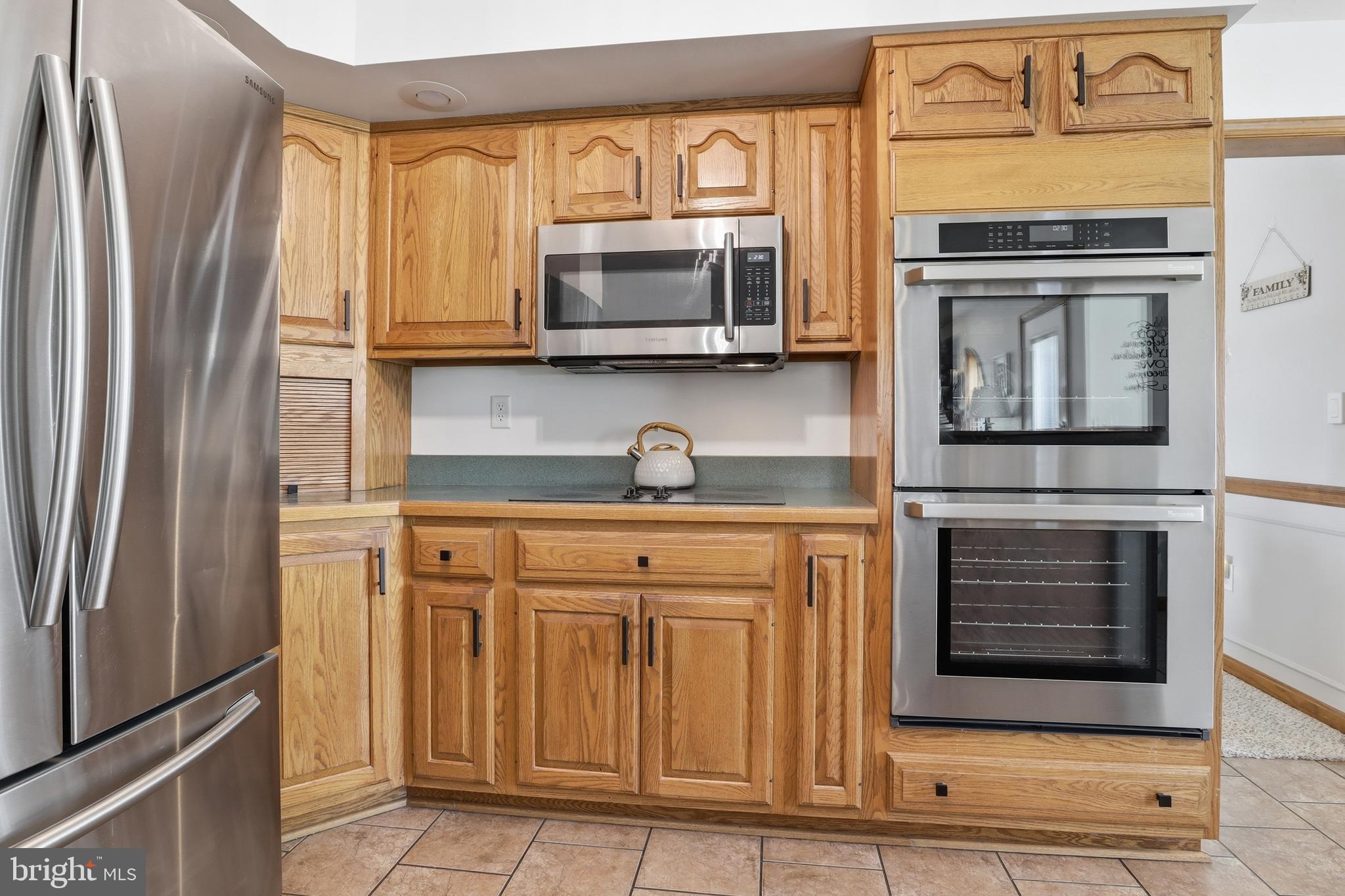 MEADOWVIEW ESTATES - Residential