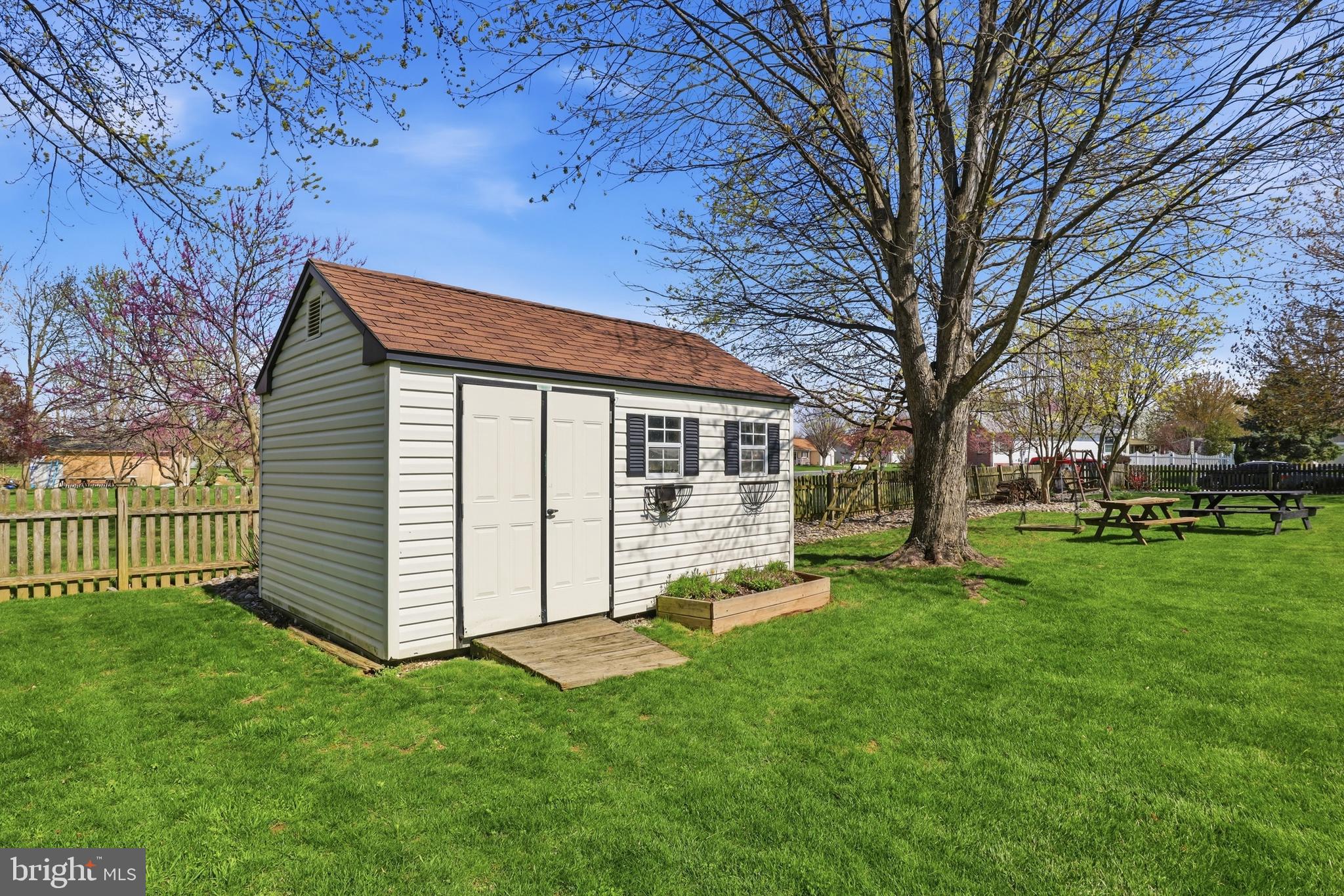 MEADOWVIEW ESTATES - Residential