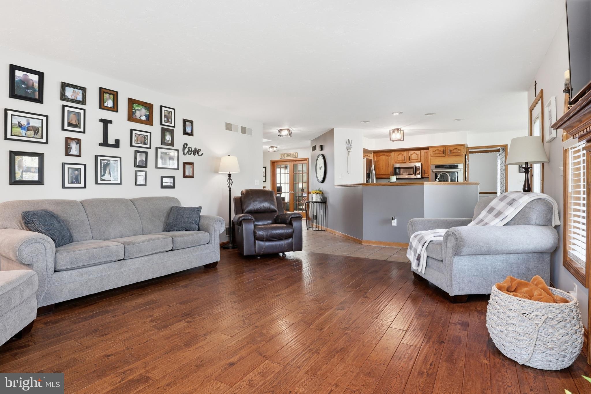 MEADOWVIEW ESTATES - Residential