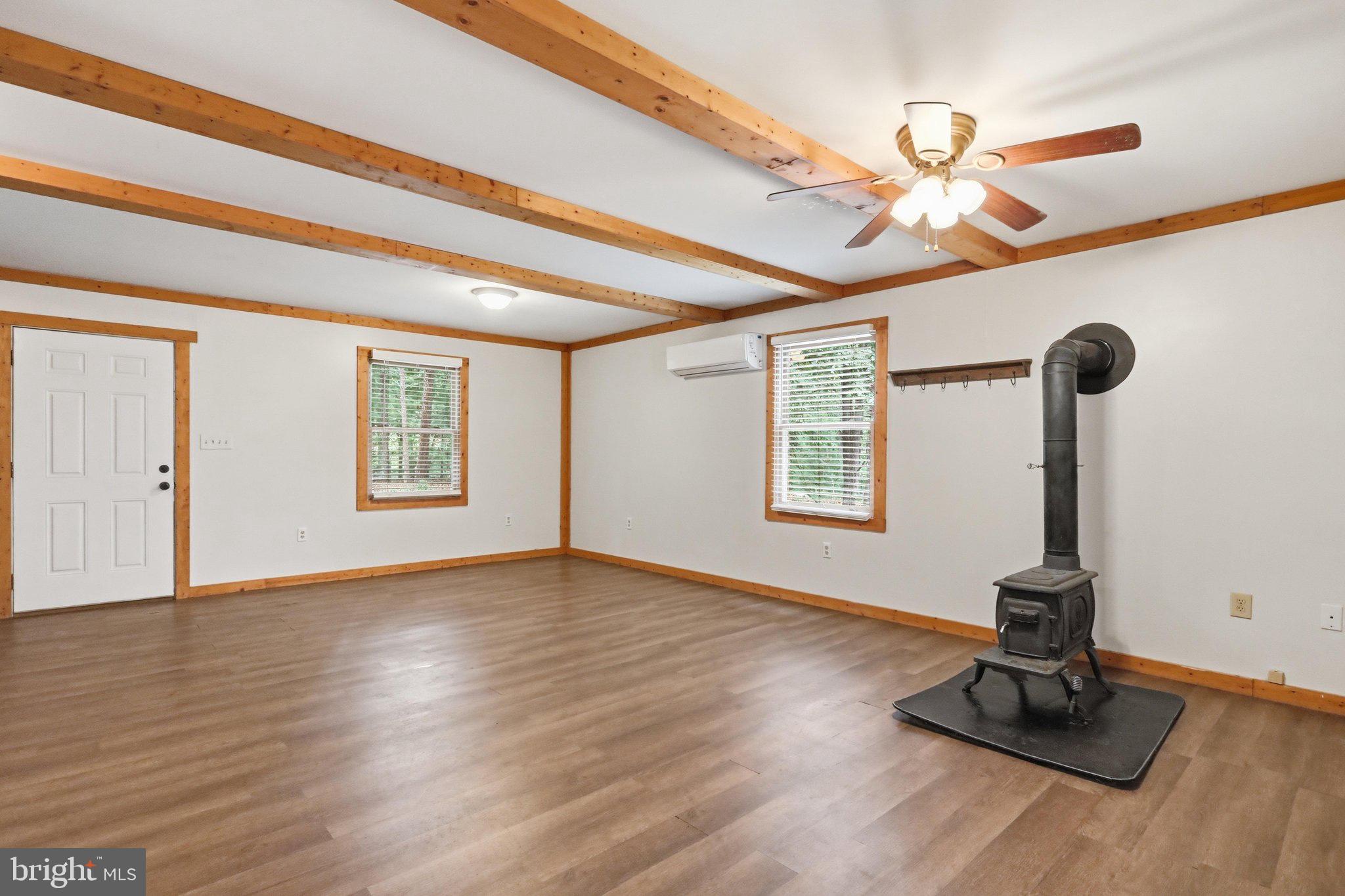 899 OAK DALE COURT