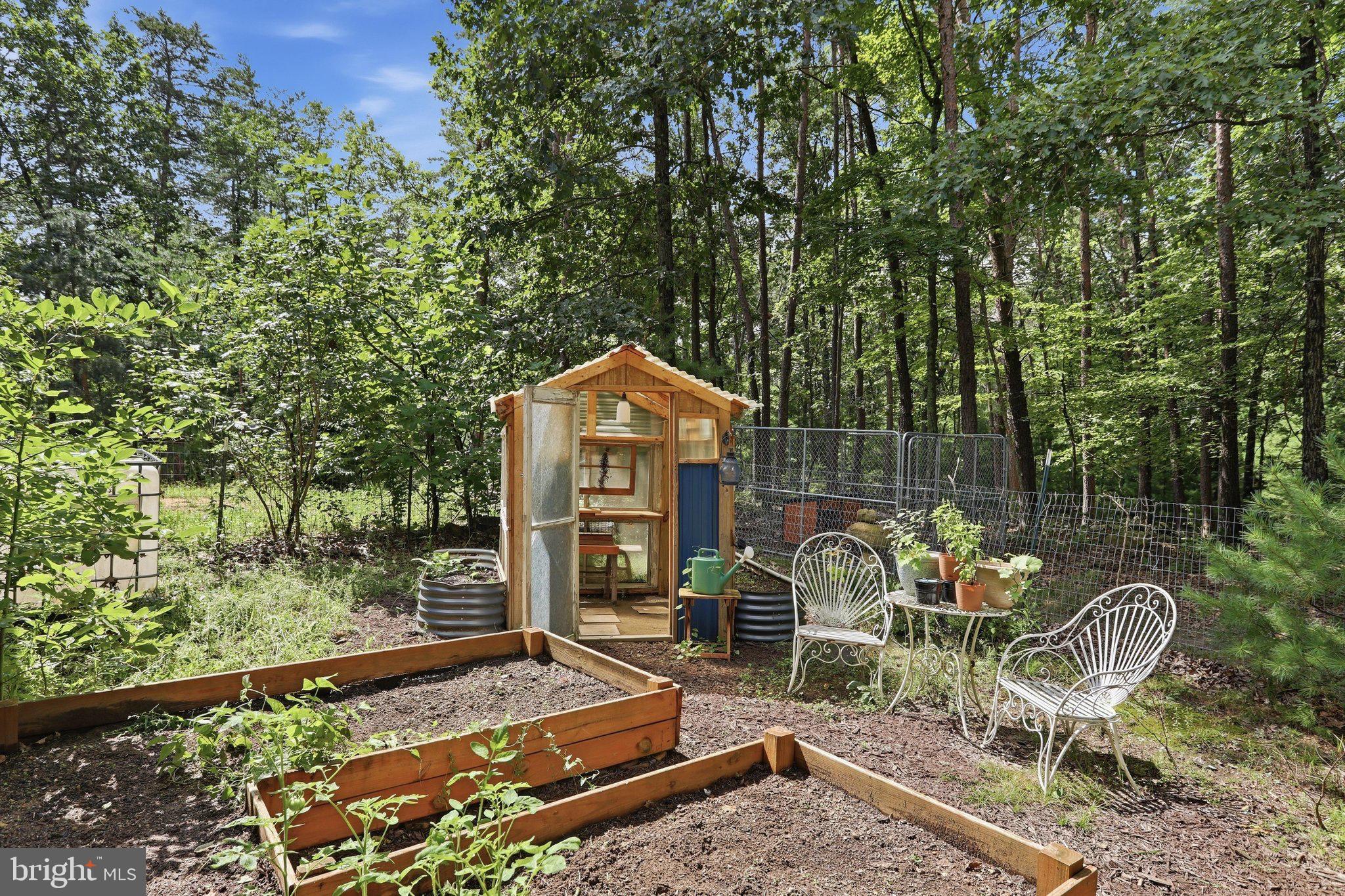 899 OAK DALE COURT