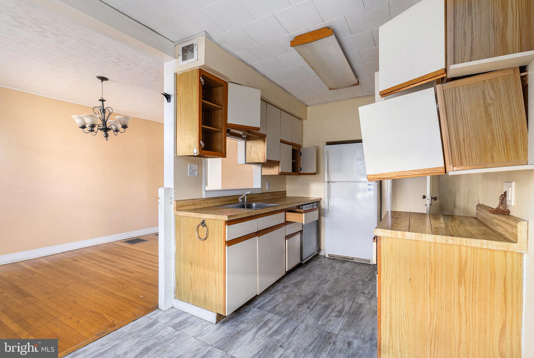 OXFORD CIRCLE - Residential