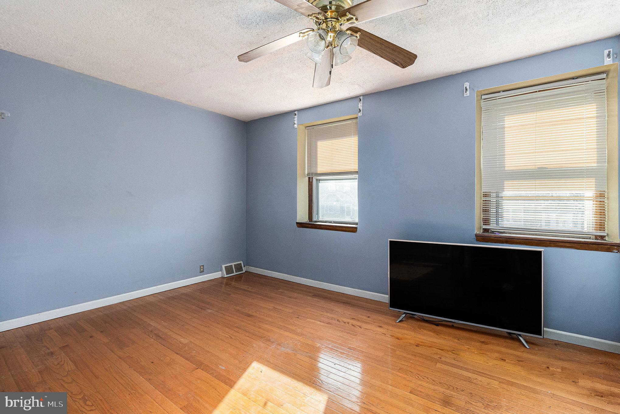 OXFORD CIRCLE - Residential