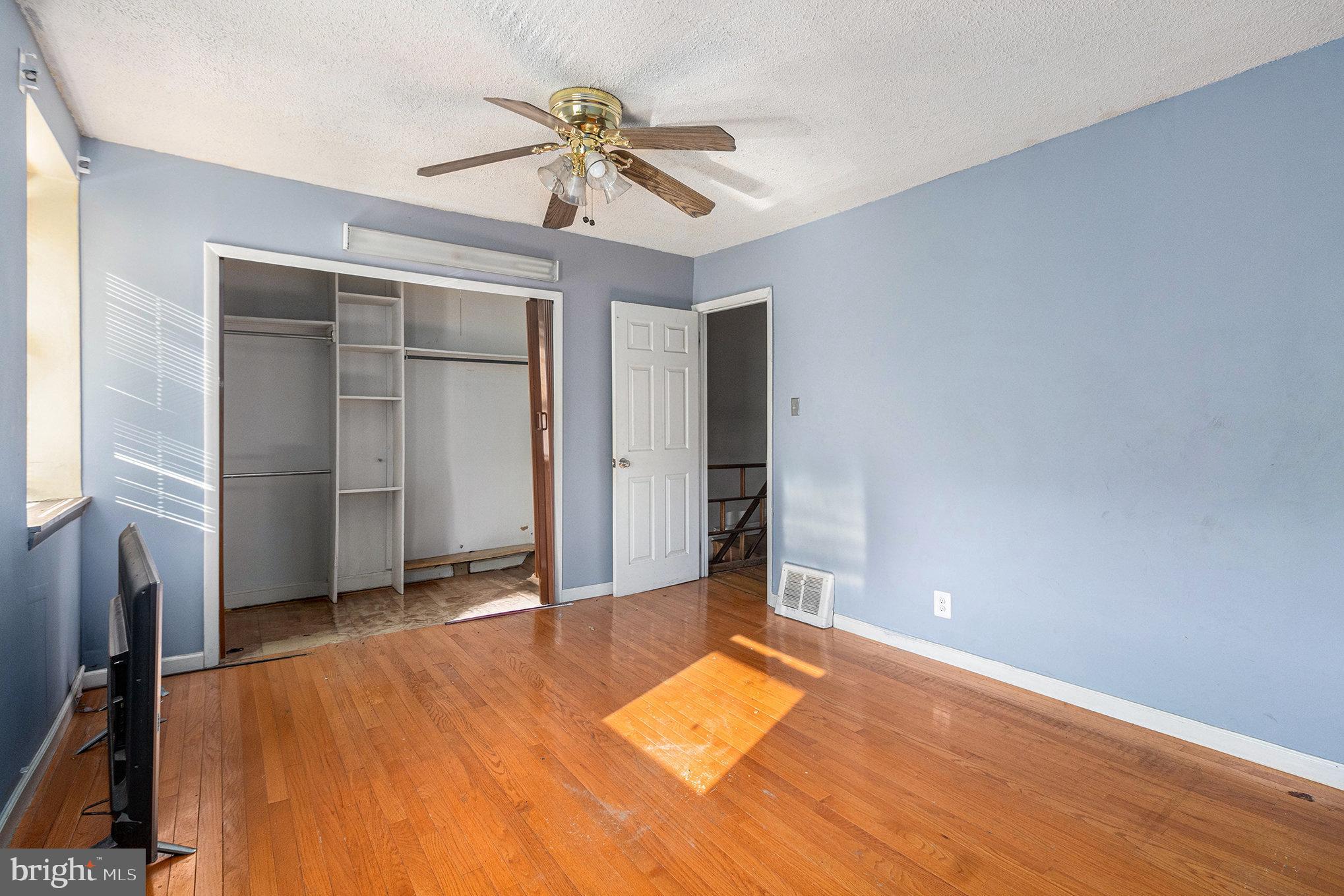 OXFORD CIRCLE - Residential