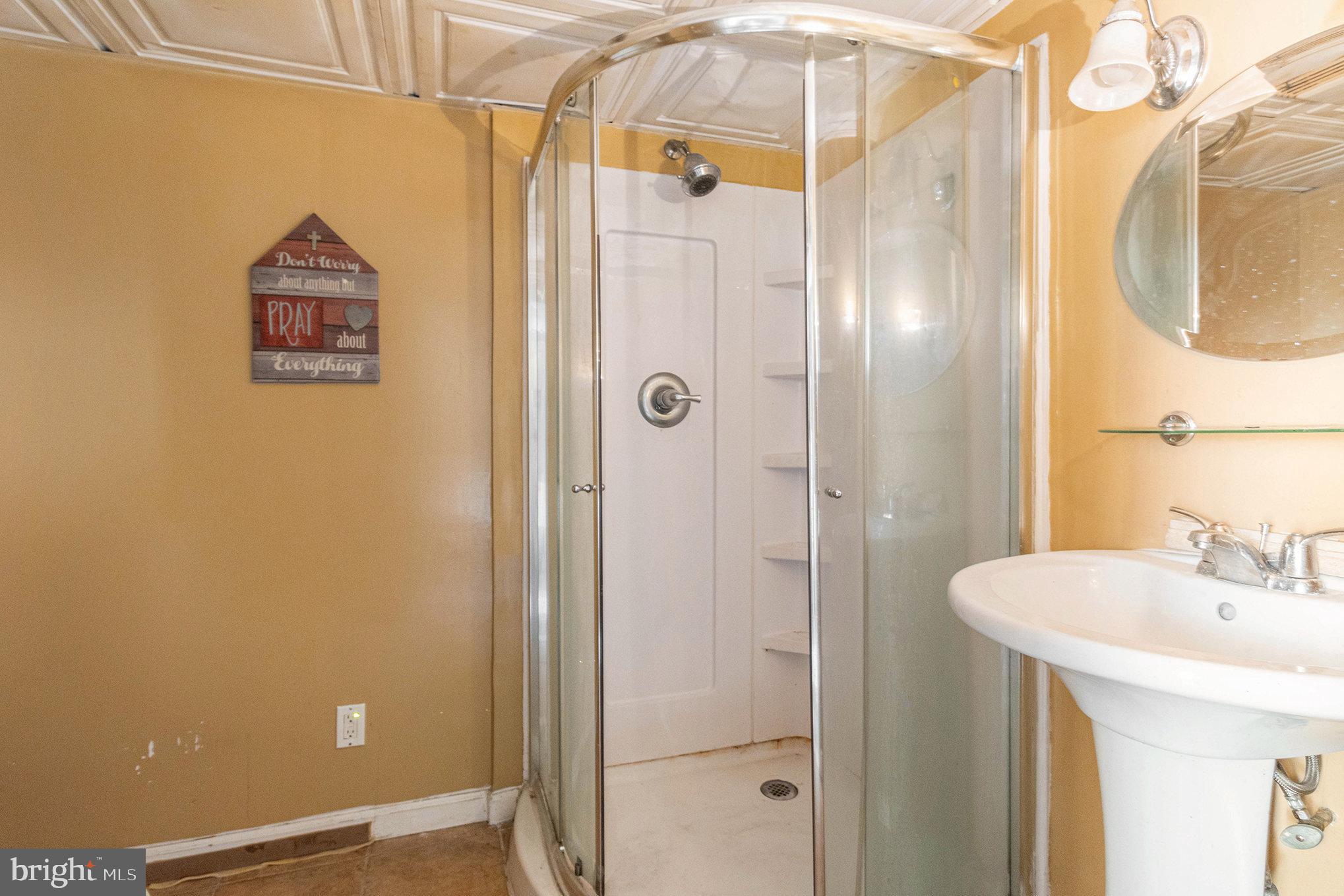 OXFORD CIRCLE - Residential