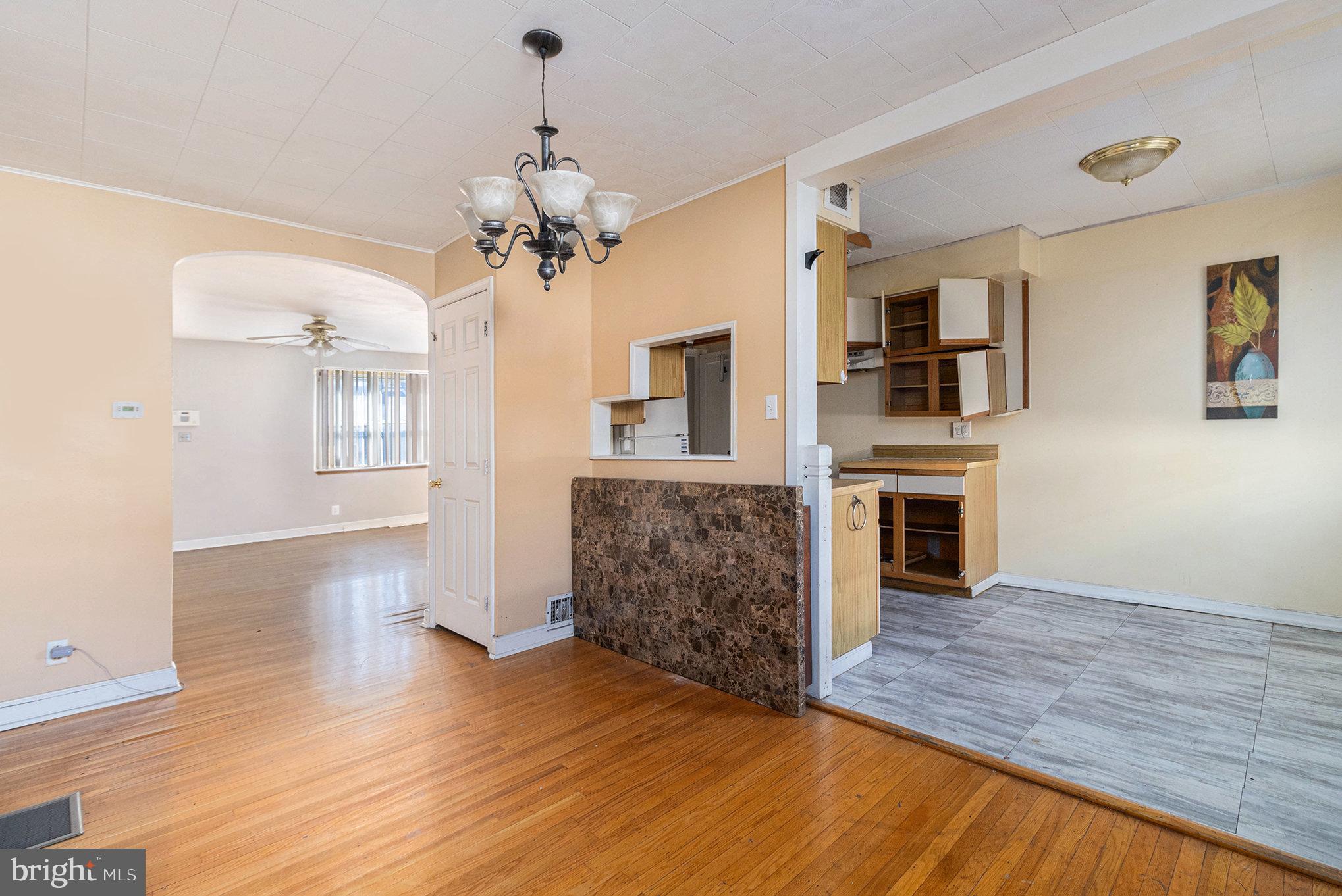 OXFORD CIRCLE - Residential