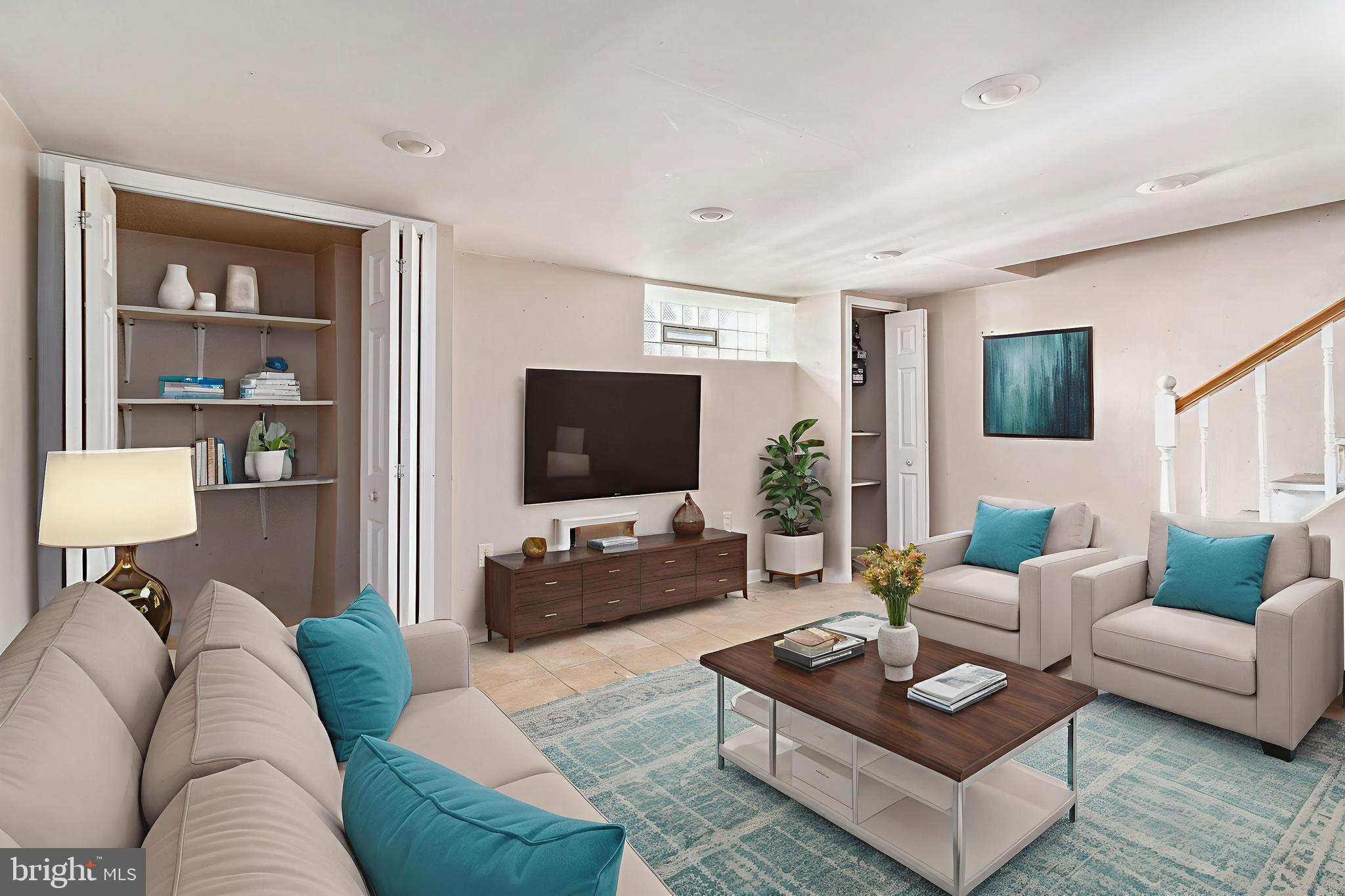 OXFORD CIRCLE - Residential