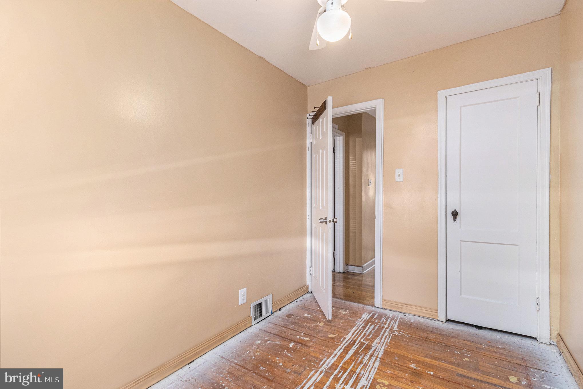 OXFORD CIRCLE - Residential